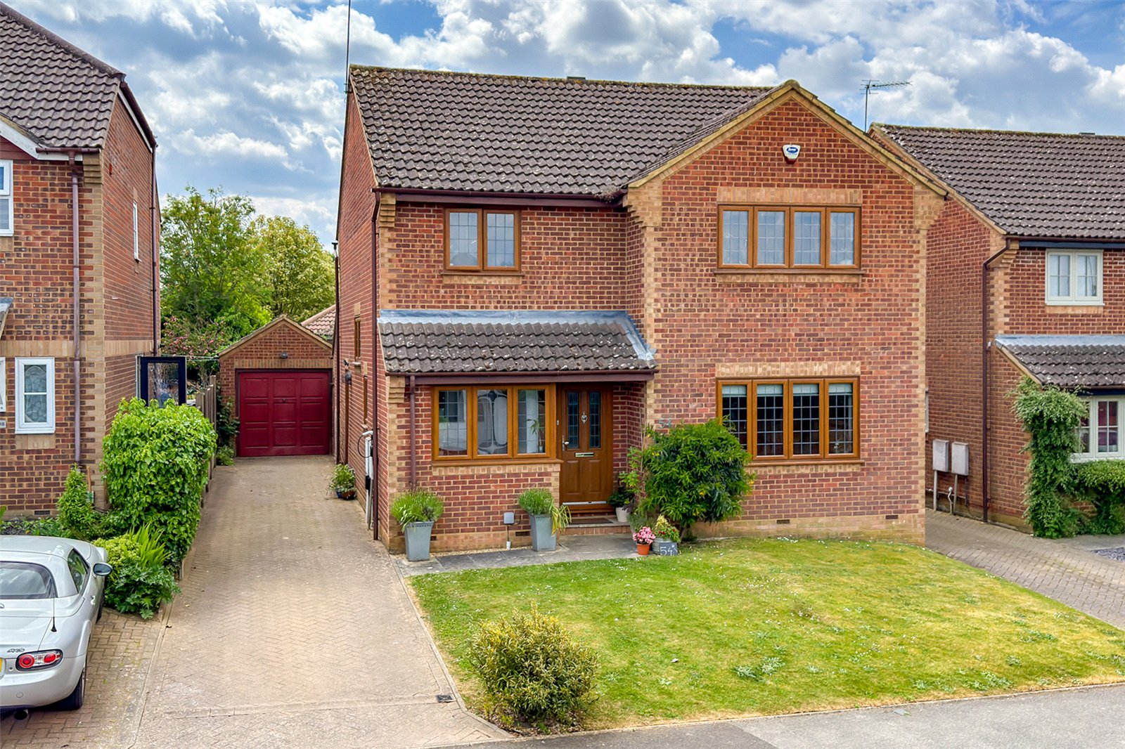 4 bed detached house for sale in Carpenders Close, Harpenden, Hertfordshire, AL5