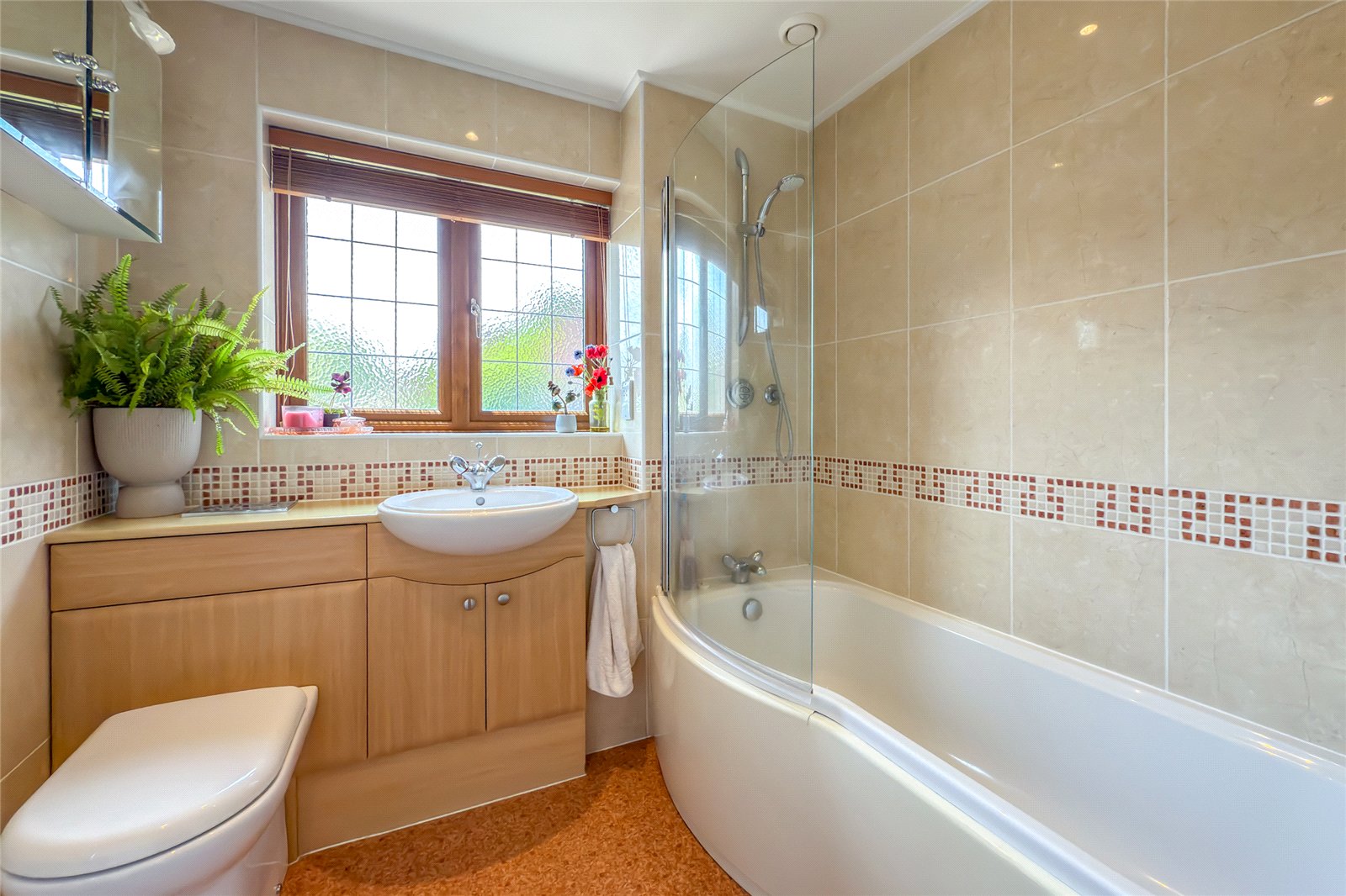 4 bed detached house for sale in Carpenders Close, Harpenden, Hertfordshire, AL5 - Property Image 10