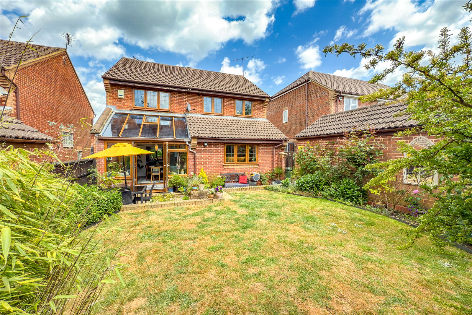 4 bed detached house for sale in Carpenders Close, Harpenden, Hertfordshire, AL5 - Property Image 9