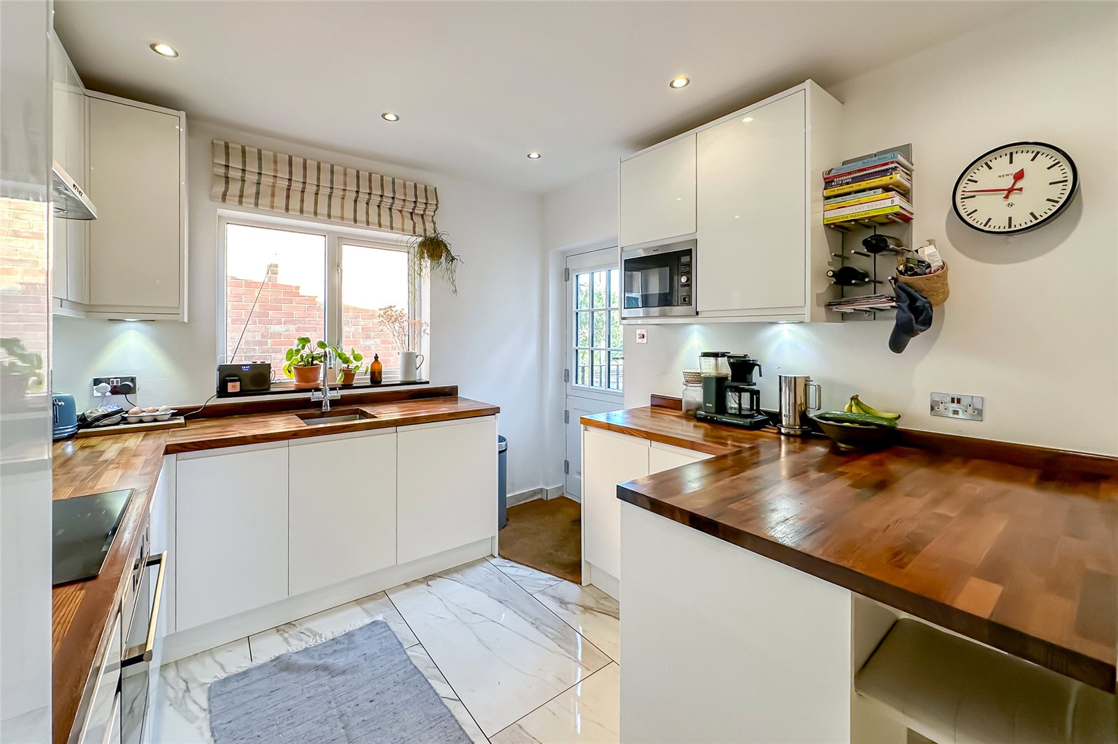 2 bed apartment for sale in Cravells Road, Harpenden, Hertfordshire, AL5 - Property Image 2