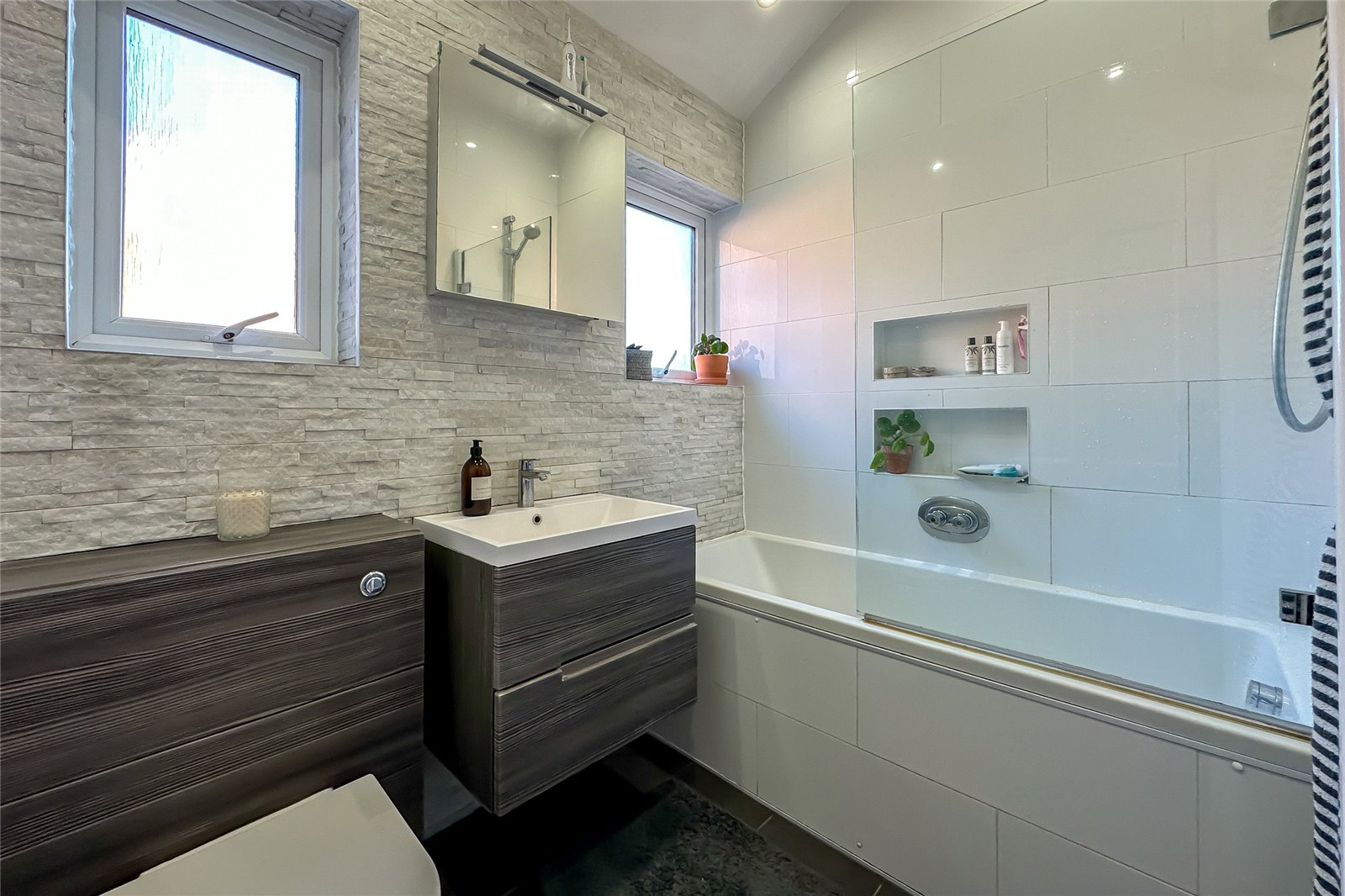 2 bed apartment for sale in Cravells Road, Harpenden, Hertfordshire, AL5 - Property Image 8