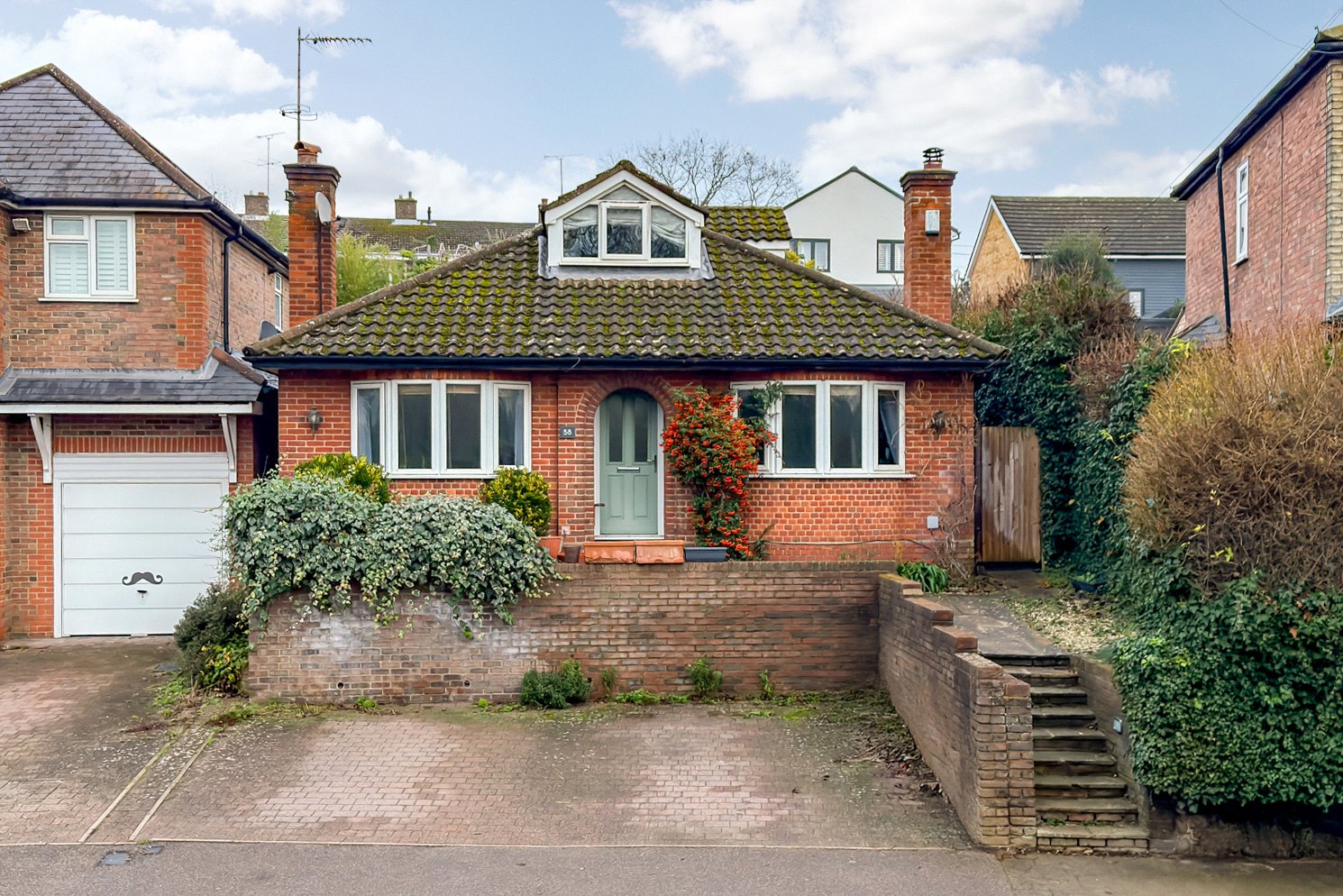 4 bed detached bungalow for sale in Lower Luton Road, Harpenden, Hertfordshire, AL5