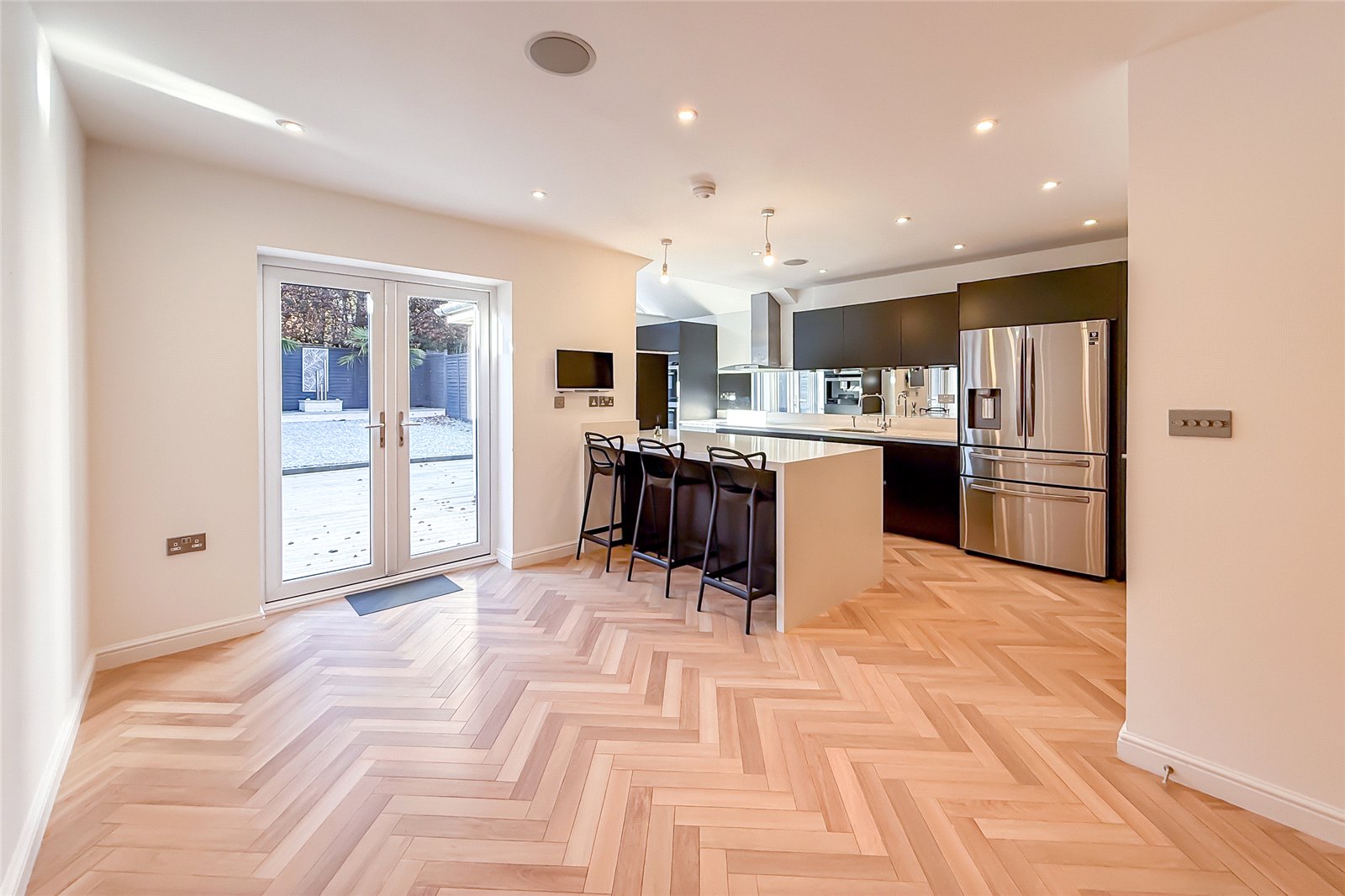 5 bed terraced house for sale in Green Lawns Close, Harpenden, Hertfordshire, AL5  - Property Image 4