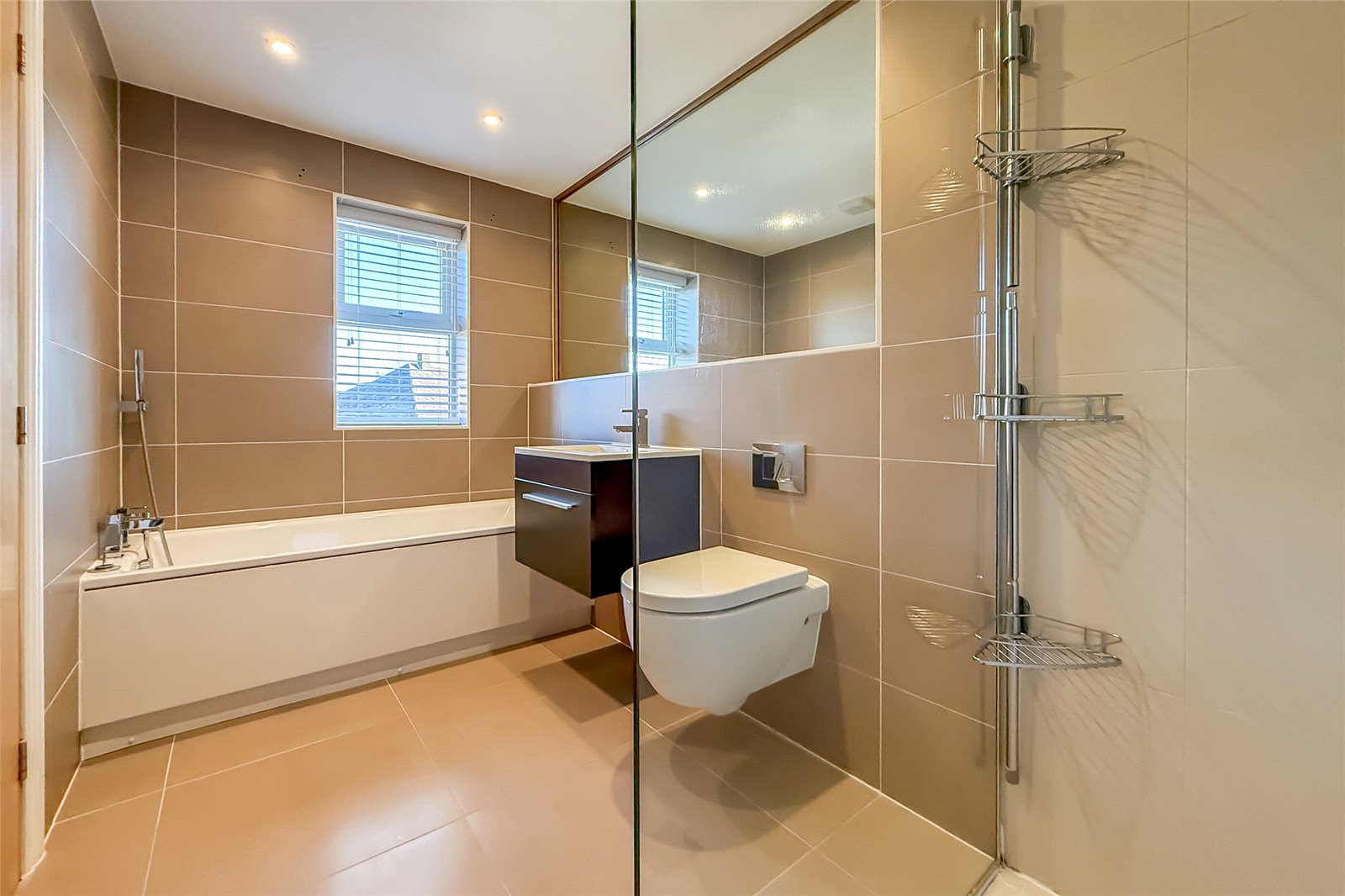 5 bed terraced house for sale in Green Lawns Close, Harpenden, Hertfordshire, AL5  - Property Image 7