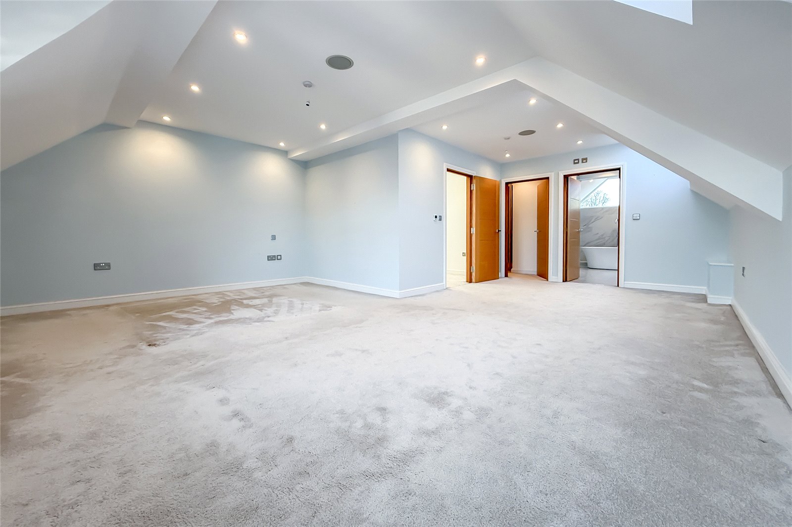 5 bed terraced house for sale in Green Lawns Close, Harpenden, Hertfordshire, AL5  - Property Image 15