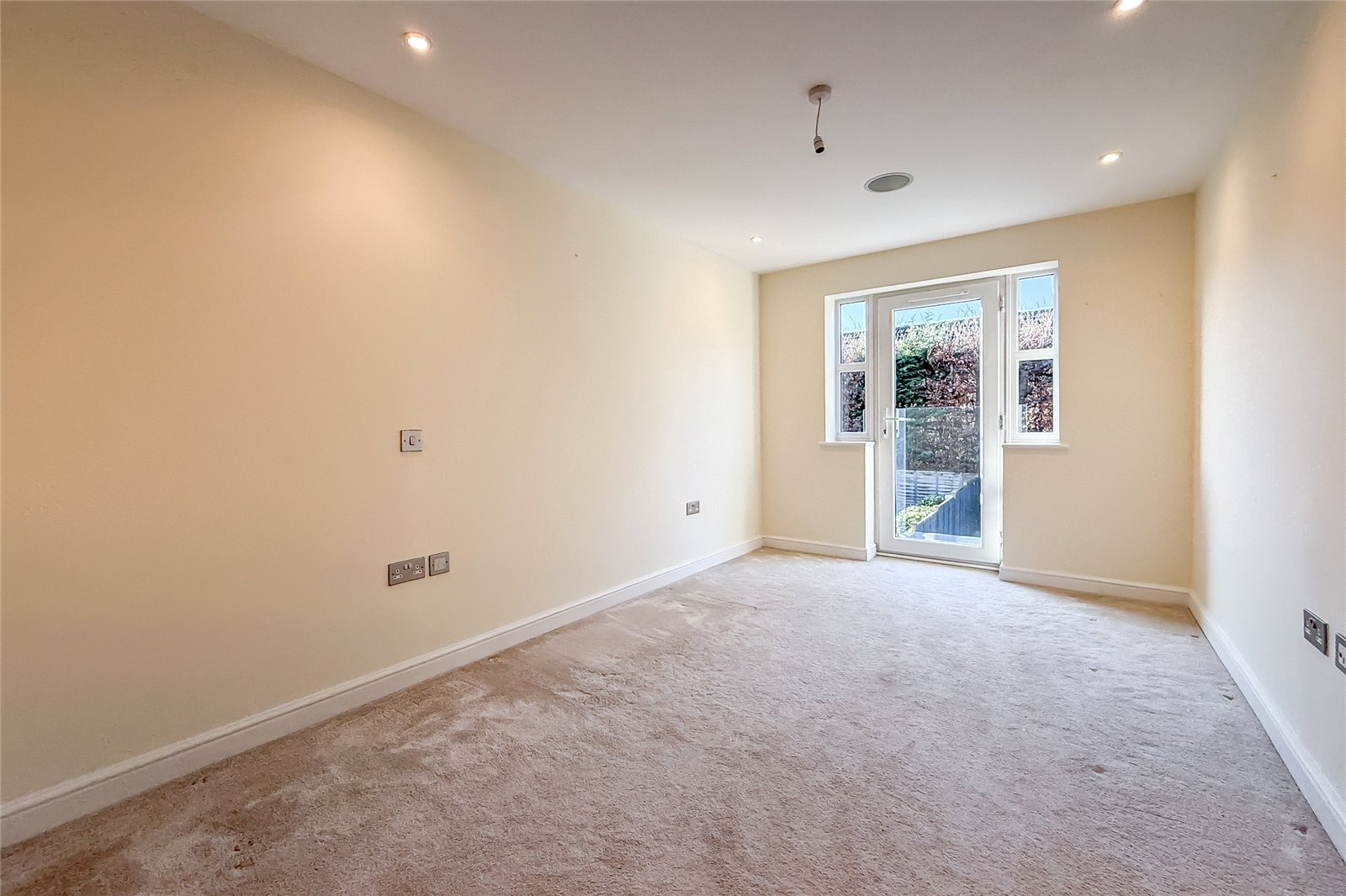 5 bed terraced house for sale in Green Lawns Close, Harpenden, Hertfordshire, AL5  - Property Image 18