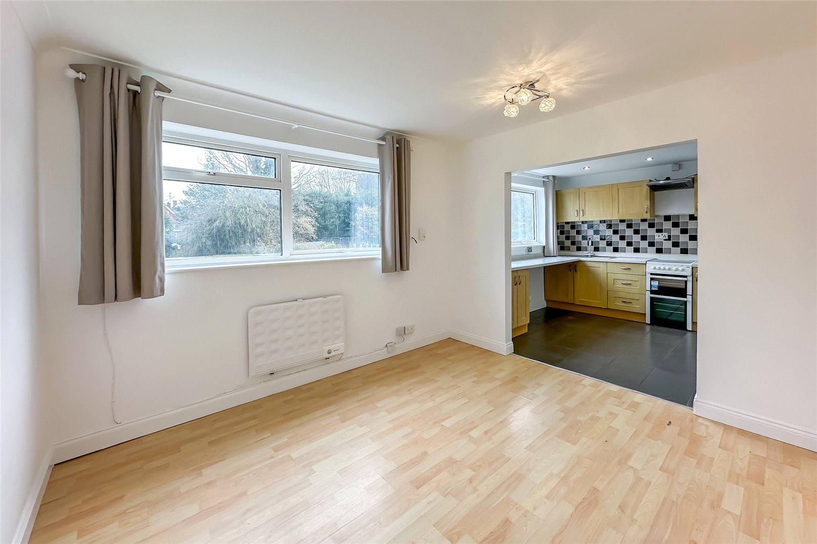 1 bed ground floor flat to rent in Harding Court, Masefield Road, Harpenden, Hertfordshire, AL5 - Property Image 2