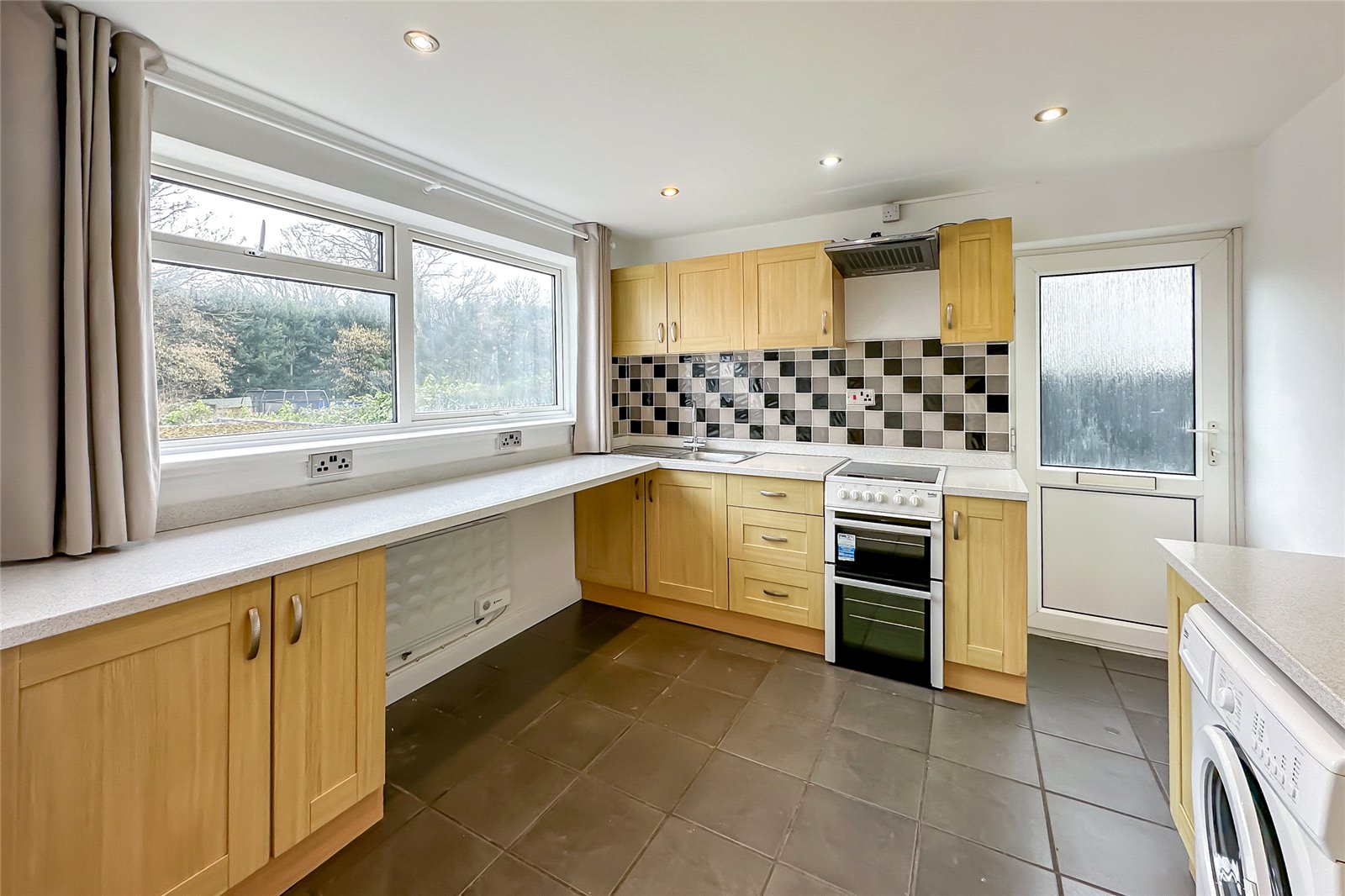1 bed ground floor flat to rent in Harding Court, Masefield Road, Harpenden, Hertfordshire, AL5 - Property Image 6