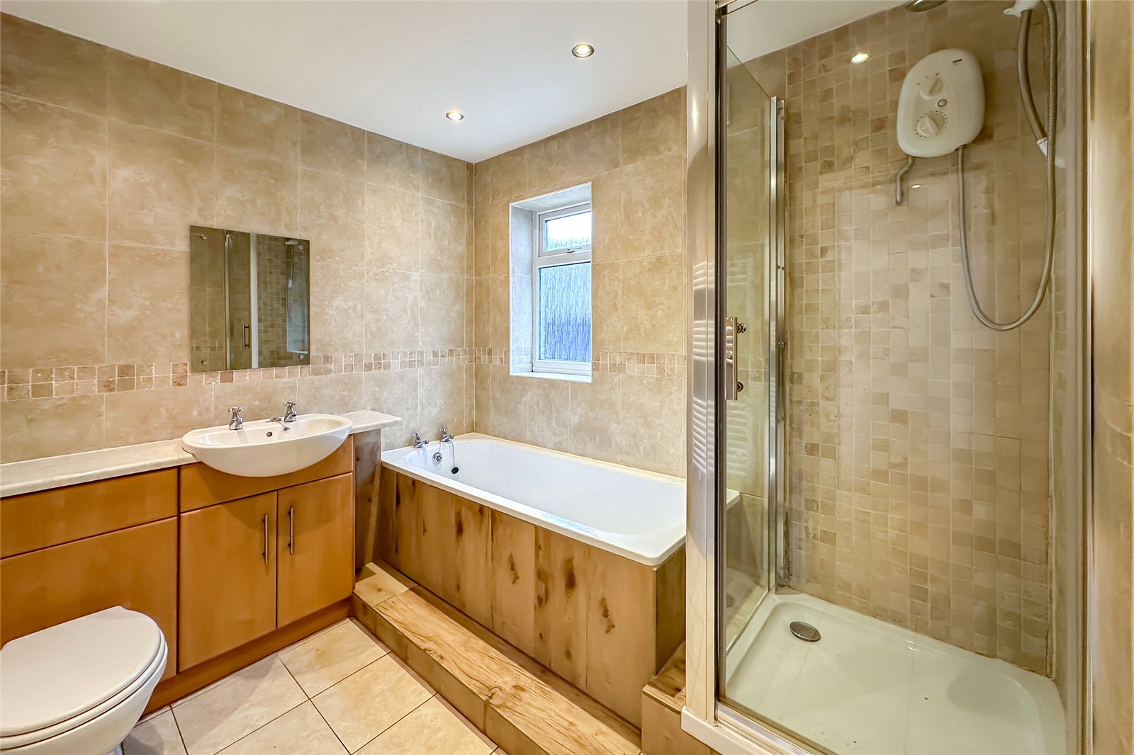 1 bed ground floor flat to rent in Harding Court, Masefield Road, Harpenden, Hertfordshire, AL5 - Property Image 9