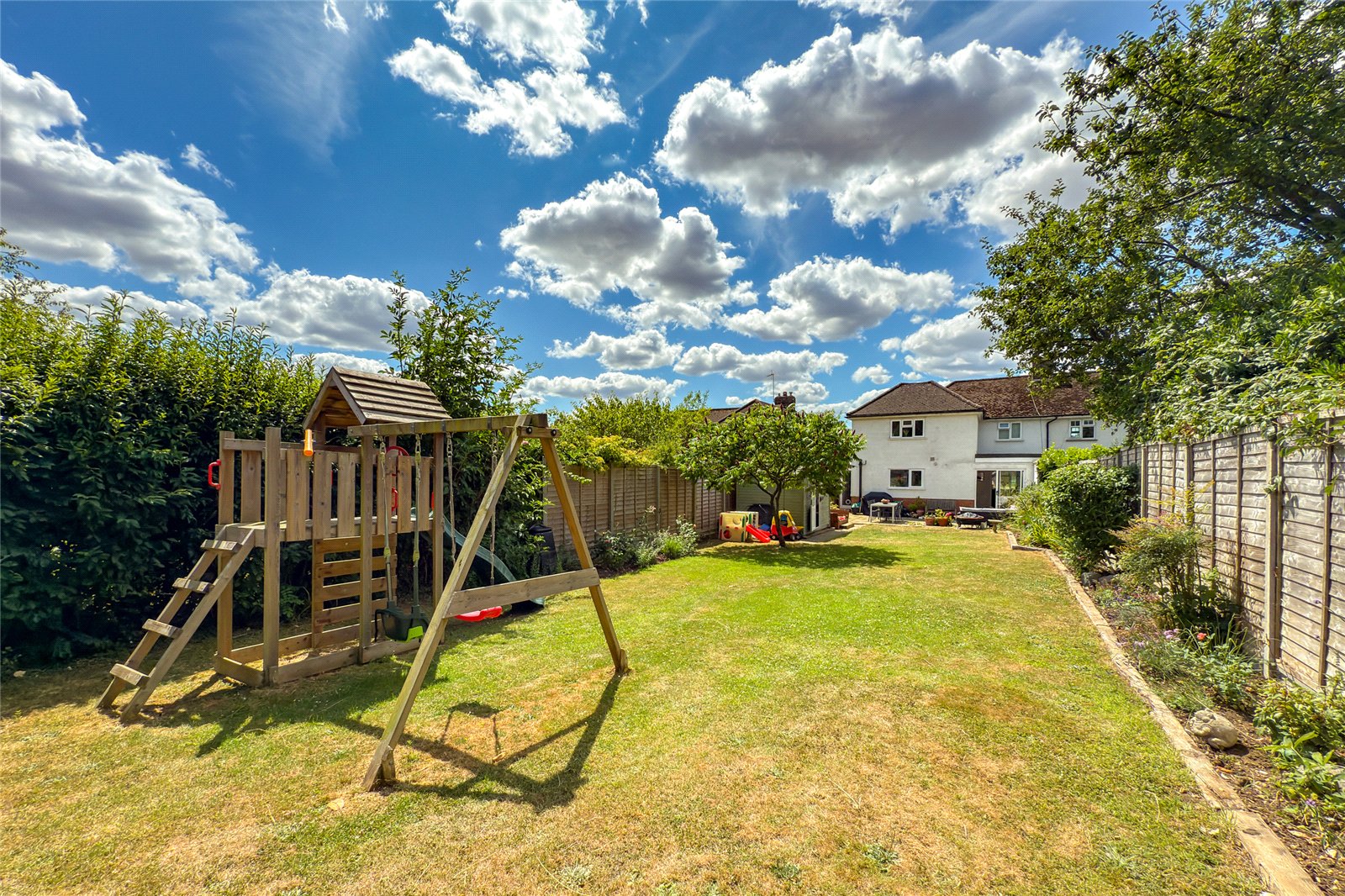 4 bed semi-detached house for sale in Marshalls Way, Wheathampstead, Hertfordshire, AL4  - Property Image 2