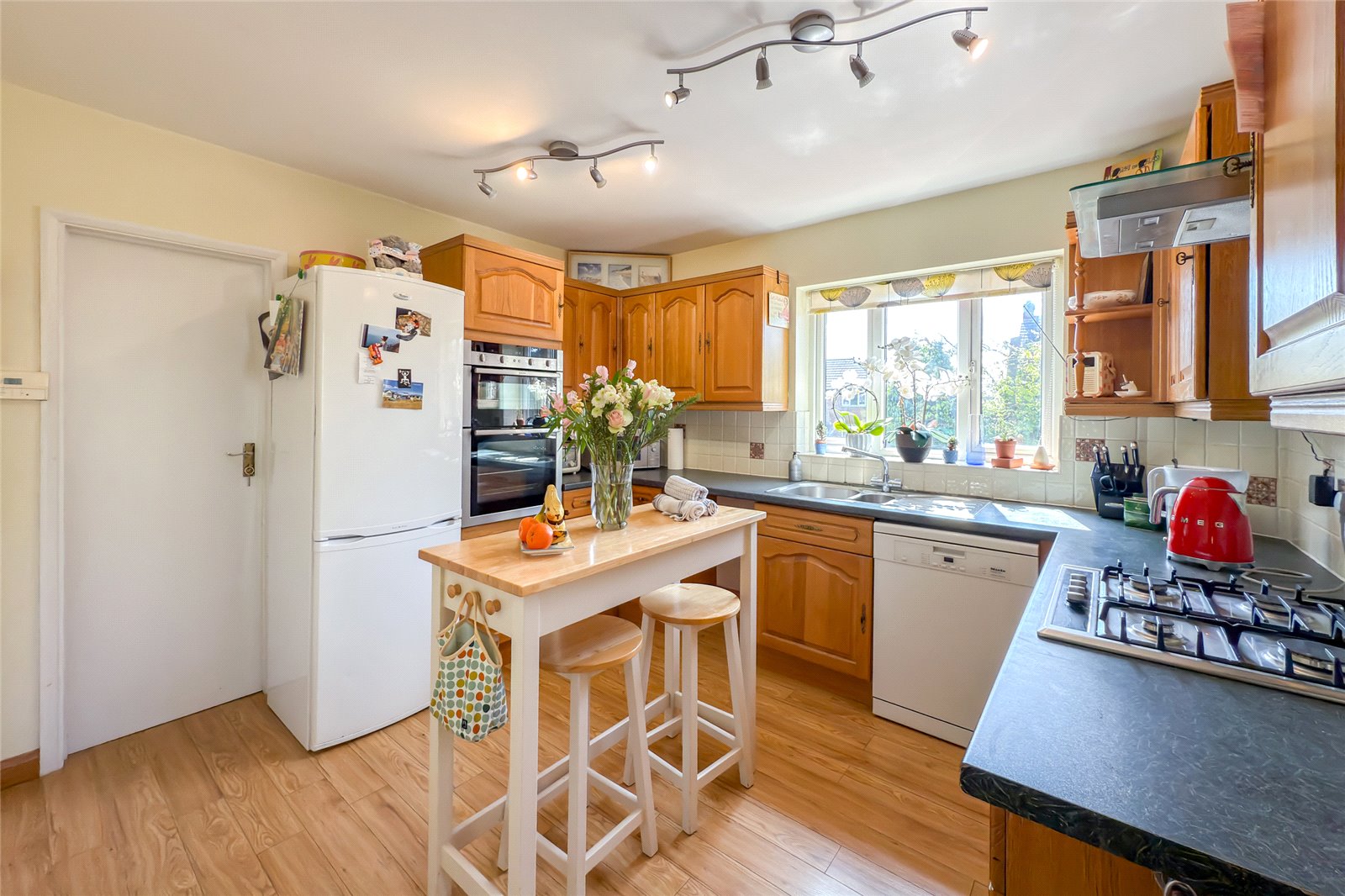 3 bed detached house for sale in Tippendell Lane, St. Albans, Hertfordshire, AL2 - Property Image 4