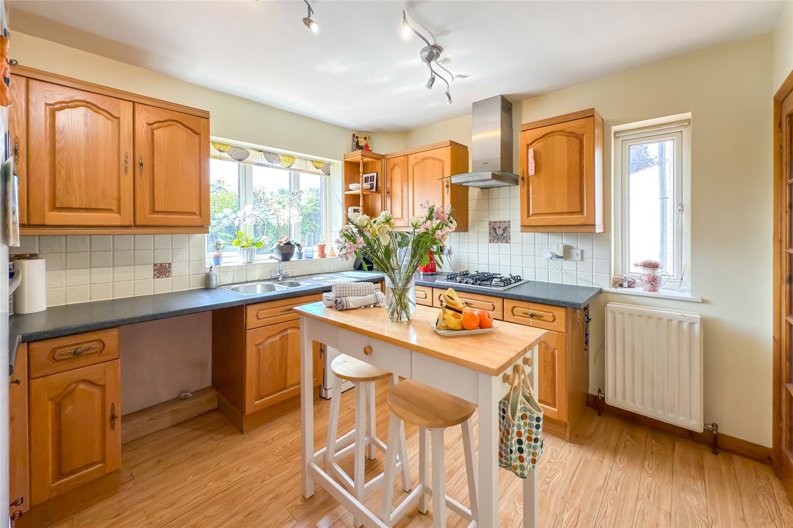 3 bed detached house for sale in Tippendell Lane, St. Albans, Hertfordshire, AL2 - Property Image 5