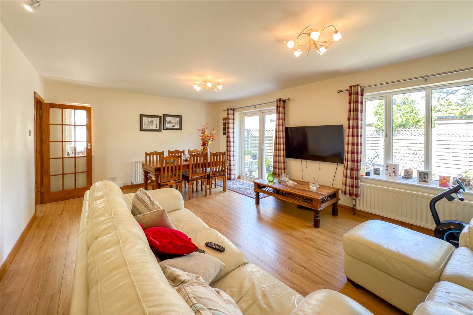 3 bed detached house for sale in Tippendell Lane, St. Albans, Hertfordshire, AL2 - Property Image 6