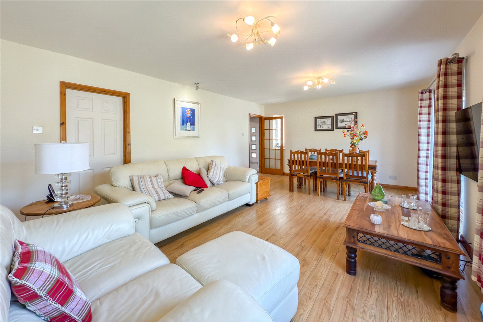 3 bed detached house for sale in Tippendell Lane, St. Albans, Hertfordshire, AL2 - Property Image 8