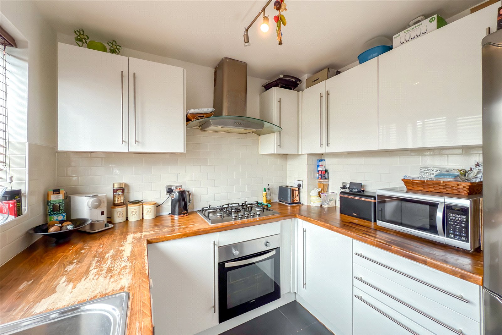 3 bed terraced house for sale in Colney Heath Lane, St. Albans, Hertfordshire, AL4 - Property Image 2