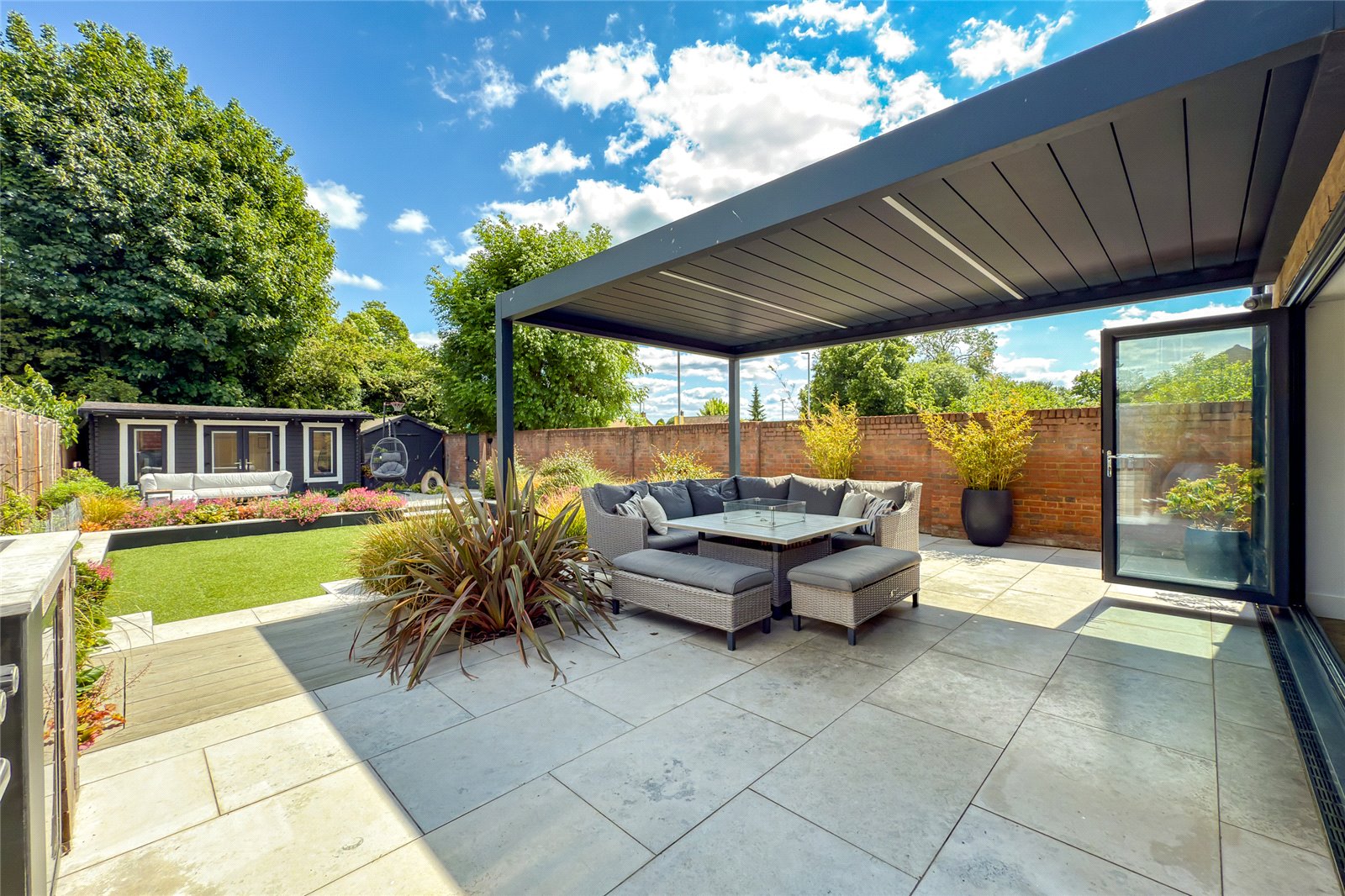 5 bed semi-detached house for sale in Alzey Gardens, Harpenden, Hertfordshire, AL5  - Property Image 3