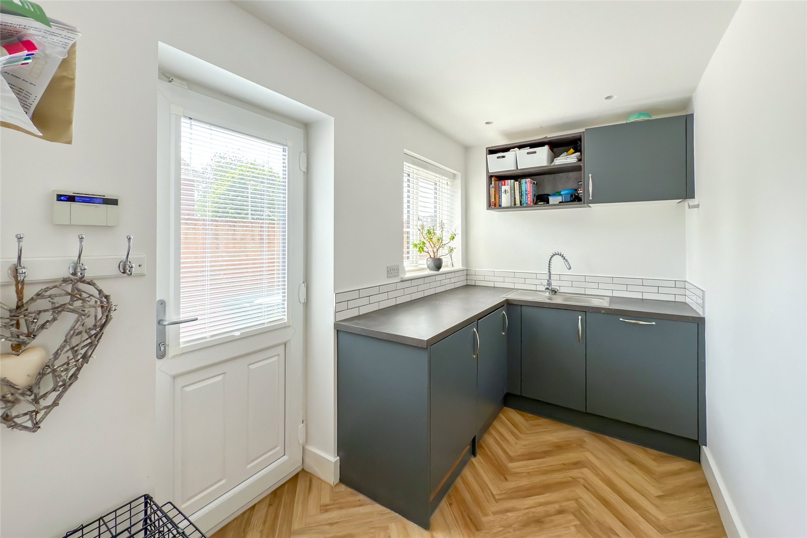 5 bed semi-detached house for sale in Alzey Gardens, Harpenden, Hertfordshire, AL5  - Property Image 16
