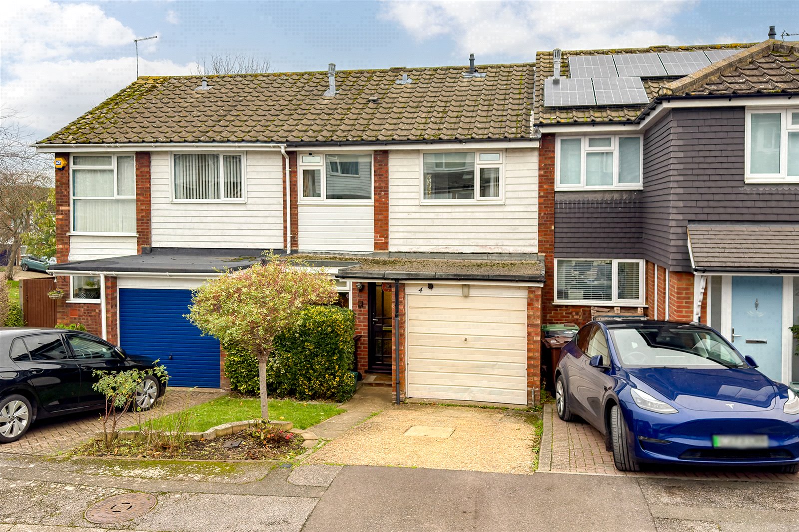 3 bed terraced house for sale in Wendover Close, Harpenden, Hertfordshire, AL5 - Property Image 2