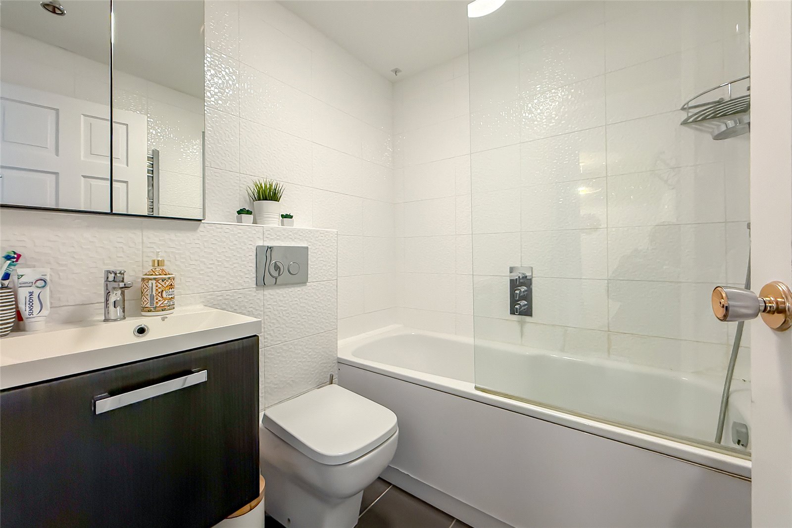 3 bed terraced house for sale in Wendover Close, Harpenden, Hertfordshire, AL5 - Property Image 11