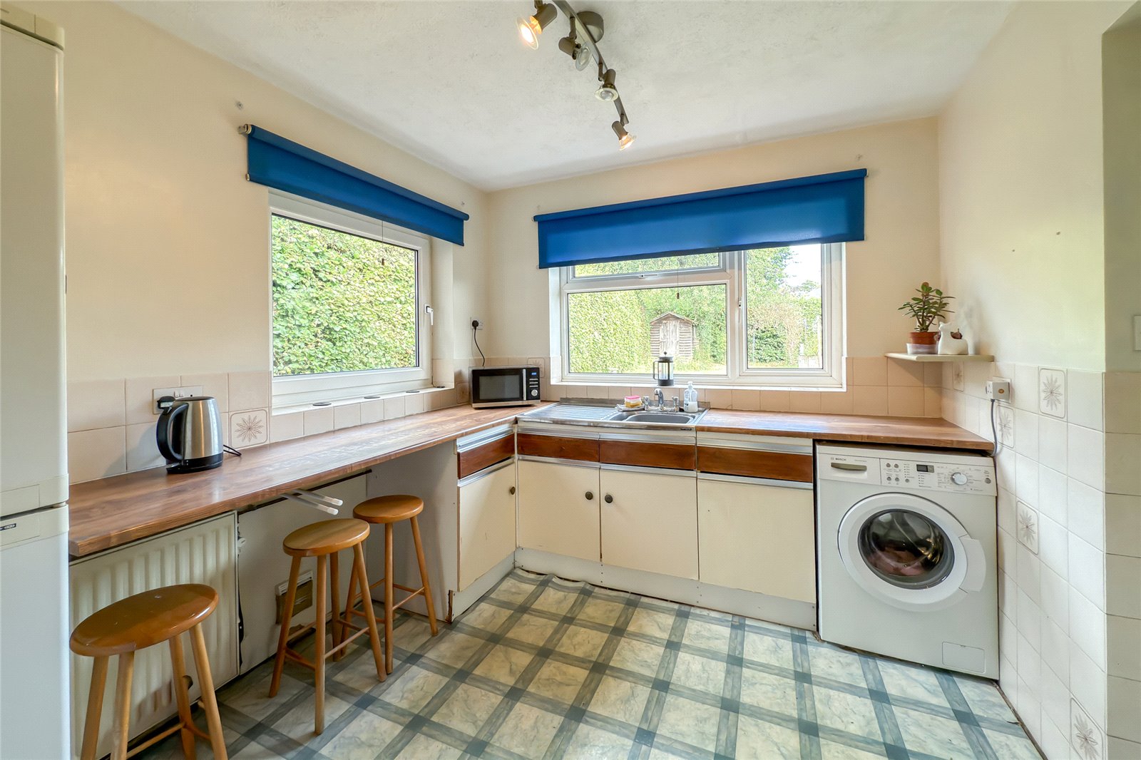 3 bed semi-detached house for sale in Ridgewood Drive, Harpenden, Hertfordshire, AL5 - Property Image 3