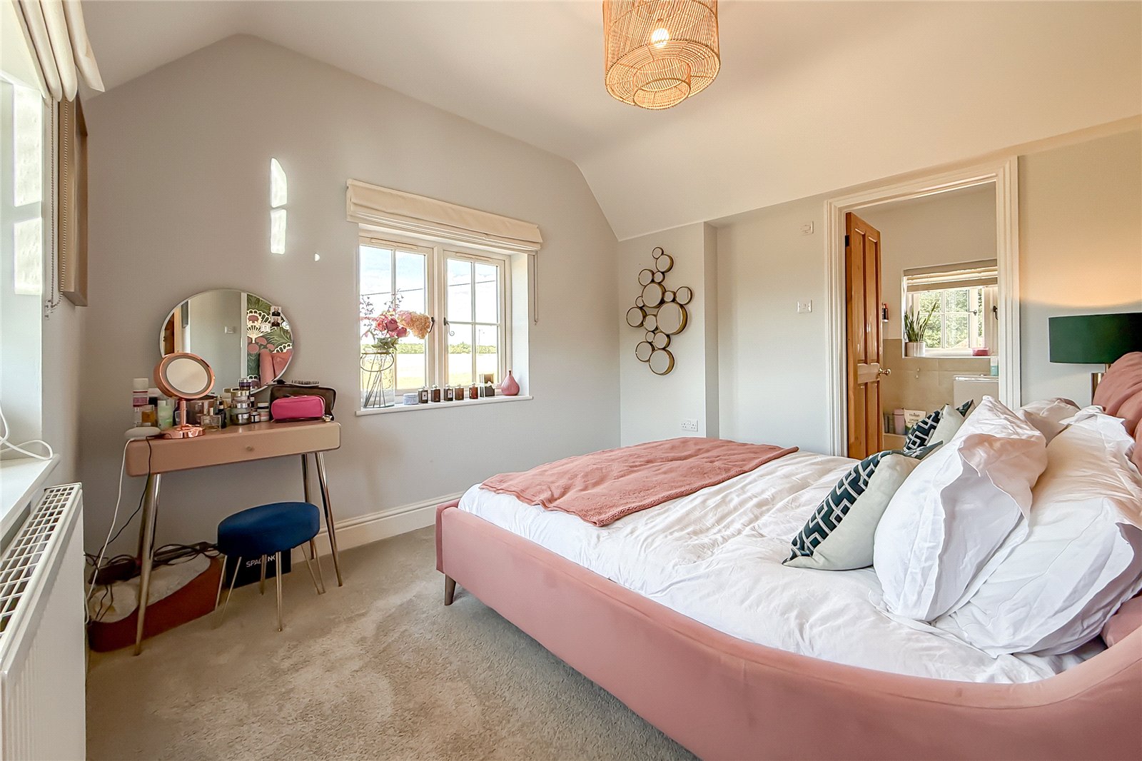 4 bed end of terrace house for sale in New Fiddlers Hill, Luton Road, Harpenden, AL5  - Property Image 8