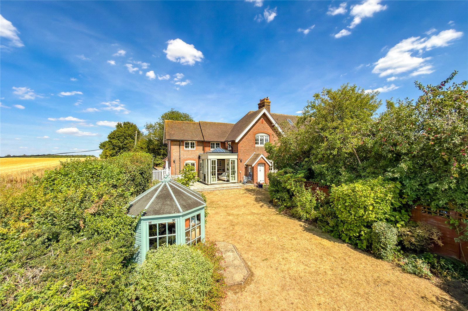 4 bed end of terrace house for sale in New Fiddlers Hill, Luton Road, Harpenden, AL5  - Property Image 1