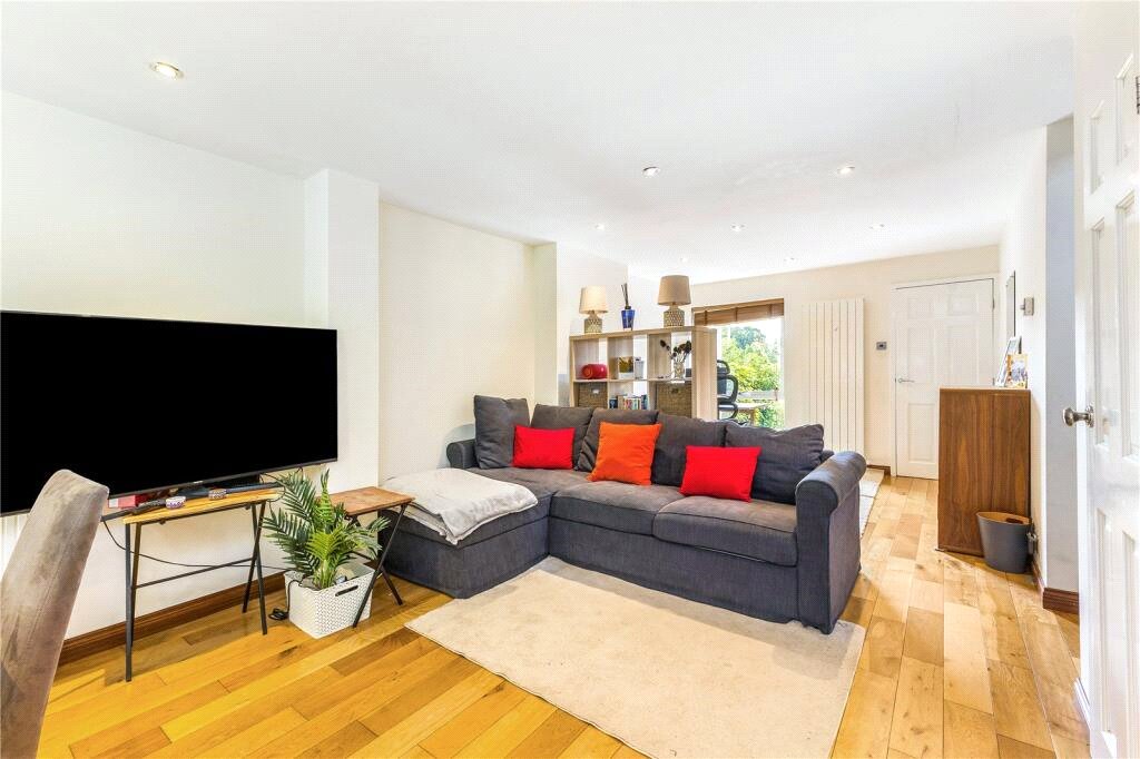 4 bed detached house to rent in Welbeck Rise, Harpenden, Hertfordshire, AL5  - Property Image 8