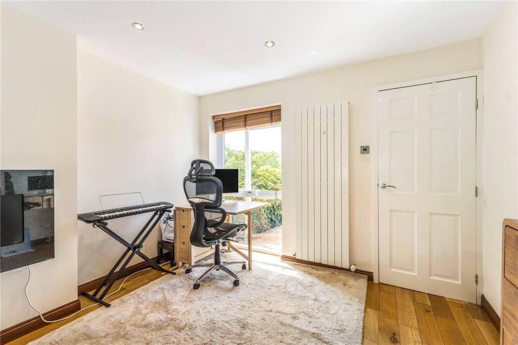 4 bed detached house to rent in Welbeck Rise, Harpenden, Hertfordshire, AL5  - Property Image 3