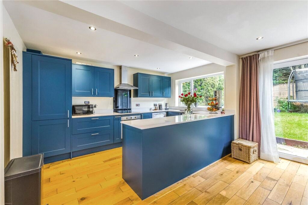 4 bed detached house to rent in Welbeck Rise, Harpenden, Hertfordshire, AL5  - Property Image 1