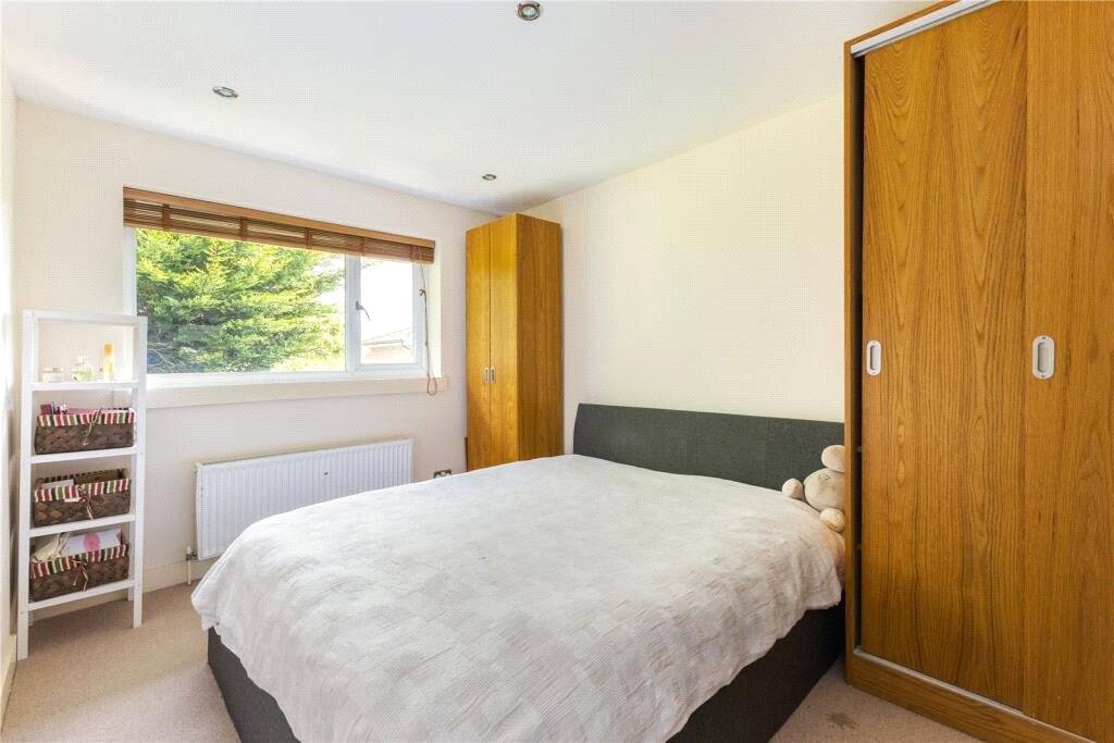 4 bed detached house to rent in Welbeck Rise, Harpenden, Hertfordshire, AL5  - Property Image 4