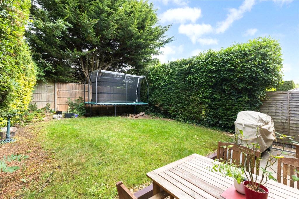 4 bed detached house to rent in Welbeck Rise, Harpenden, Hertfordshire, AL5  - Property Image 16
