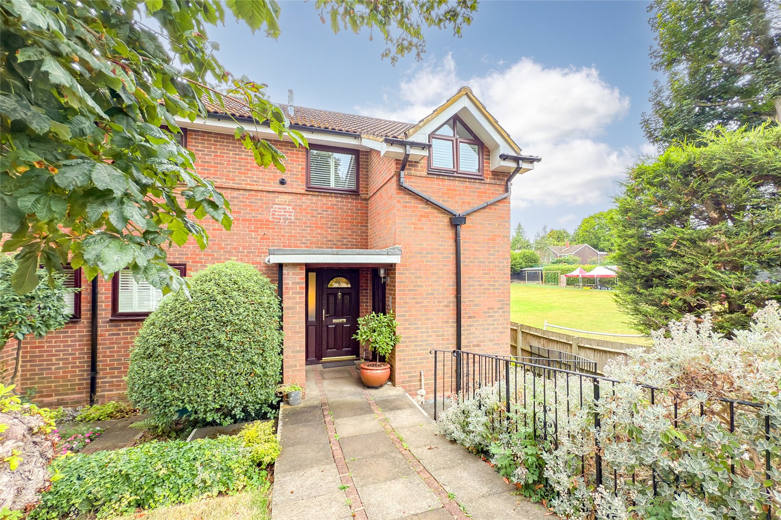 2 bed ground floor flat for sale in Tanglewood, Douglas Road, Harpenden, Hertfordshire, AL5