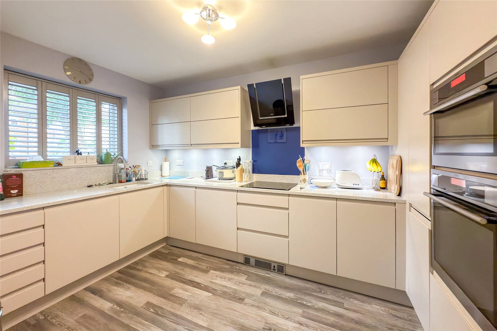 2 bed ground floor flat for sale in Tanglewood, Douglas Road, Harpenden, Hertfordshire, AL5 - Property Image 2