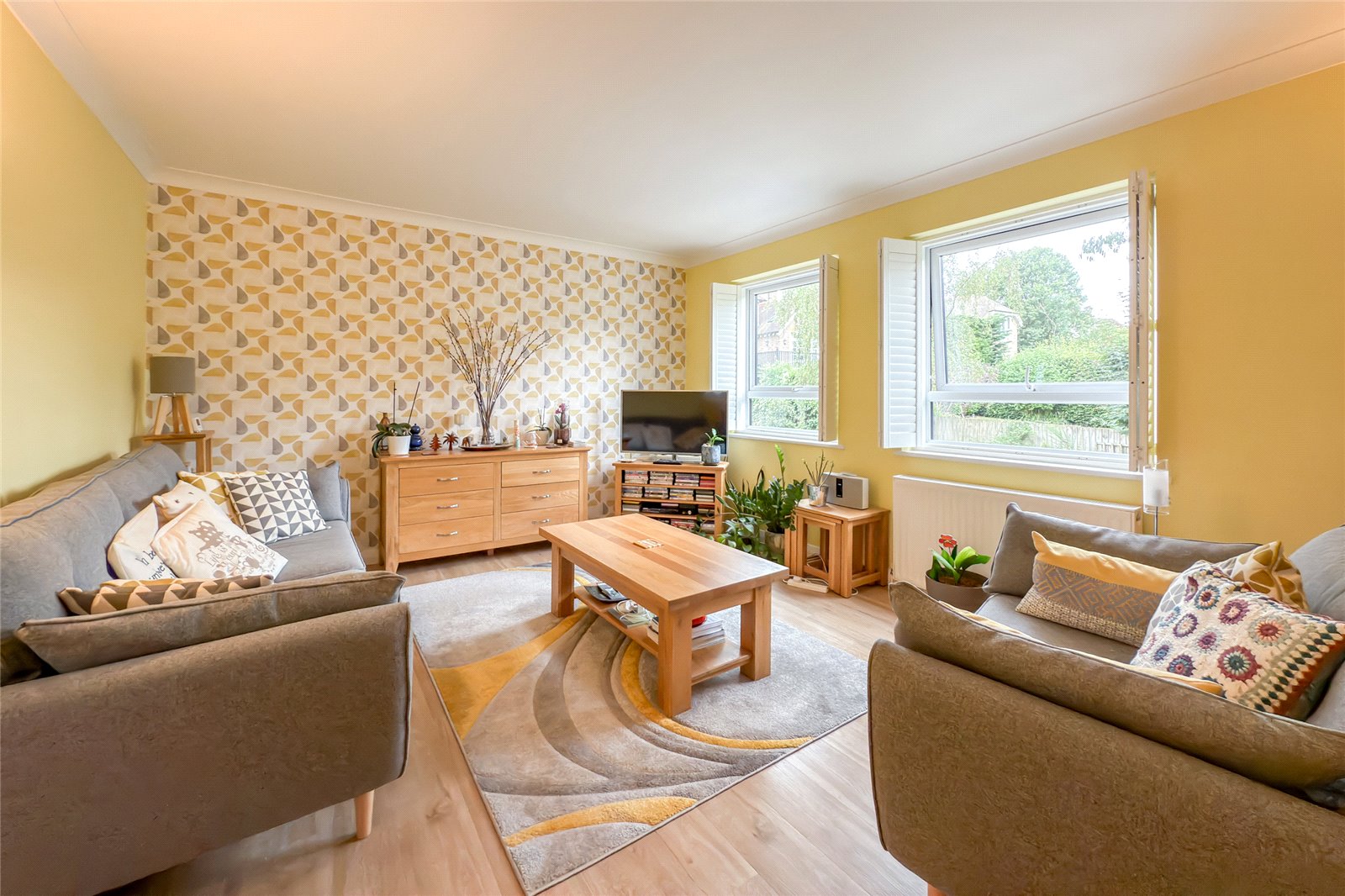 2 bed ground floor flat for sale in Tanglewood, Douglas Road, Harpenden, Hertfordshire, AL5 - Property Image 4