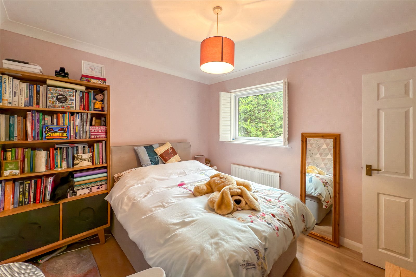 2 bed ground floor flat for sale in Tanglewood, Douglas Road, Harpenden, Hertfordshire, AL5 - Property Image 9