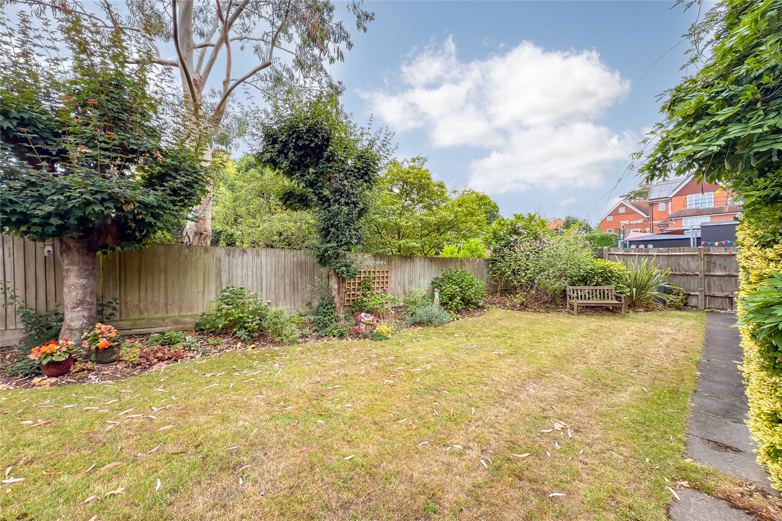 2 bed ground floor flat for sale in Tanglewood, Douglas Road, Harpenden, Hertfordshire, AL5 - Property Image 12
