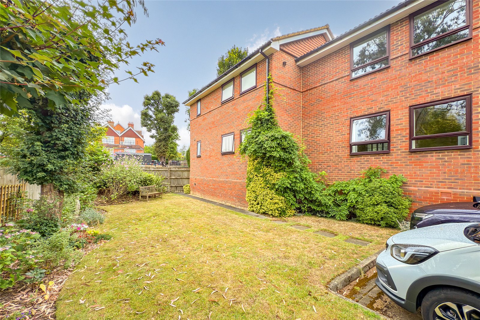 2 bed ground floor flat for sale in Tanglewood, Douglas Road, Harpenden, Hertfordshire, AL5 - Property Image 13