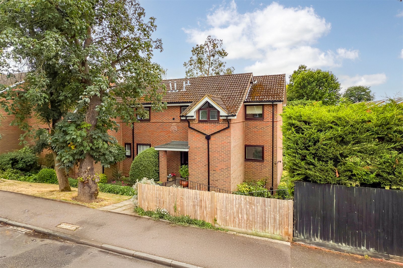 2 bed ground floor flat for sale in Tanglewood, Douglas Road, Harpenden, Hertfordshire, AL5 - Property Image 14