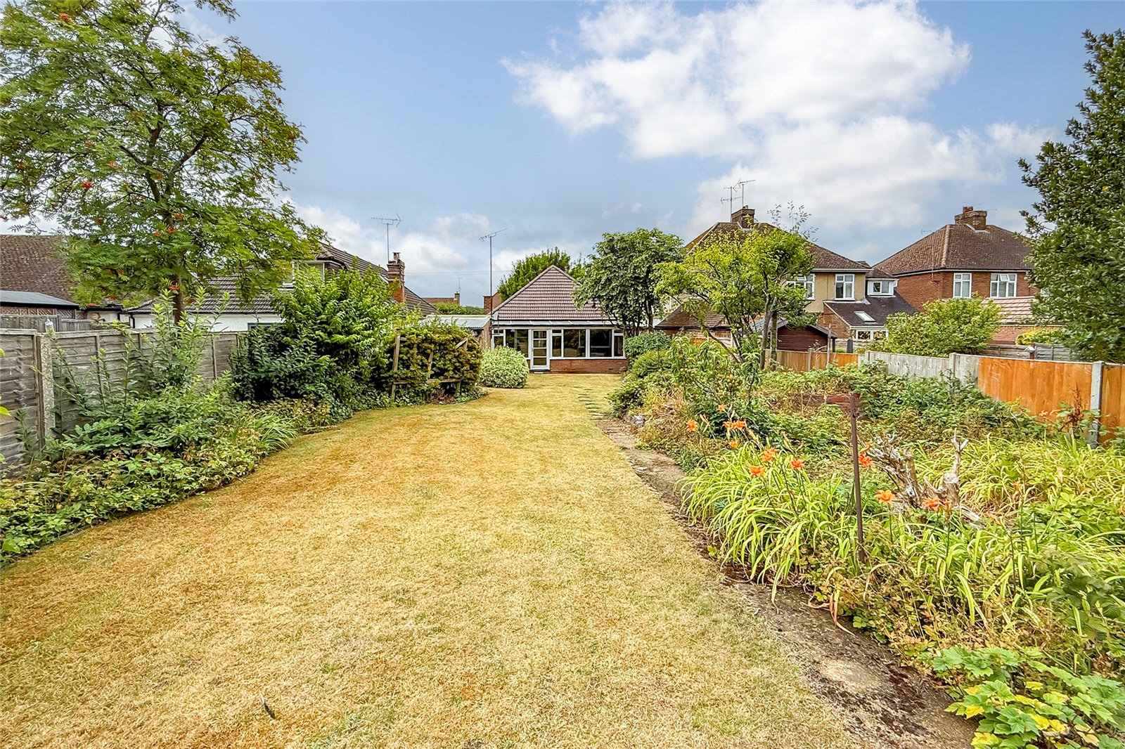 2 bed detached bungalow for sale in Barton Road, Luton, Bedfordshire, LU3  - Property Image 11