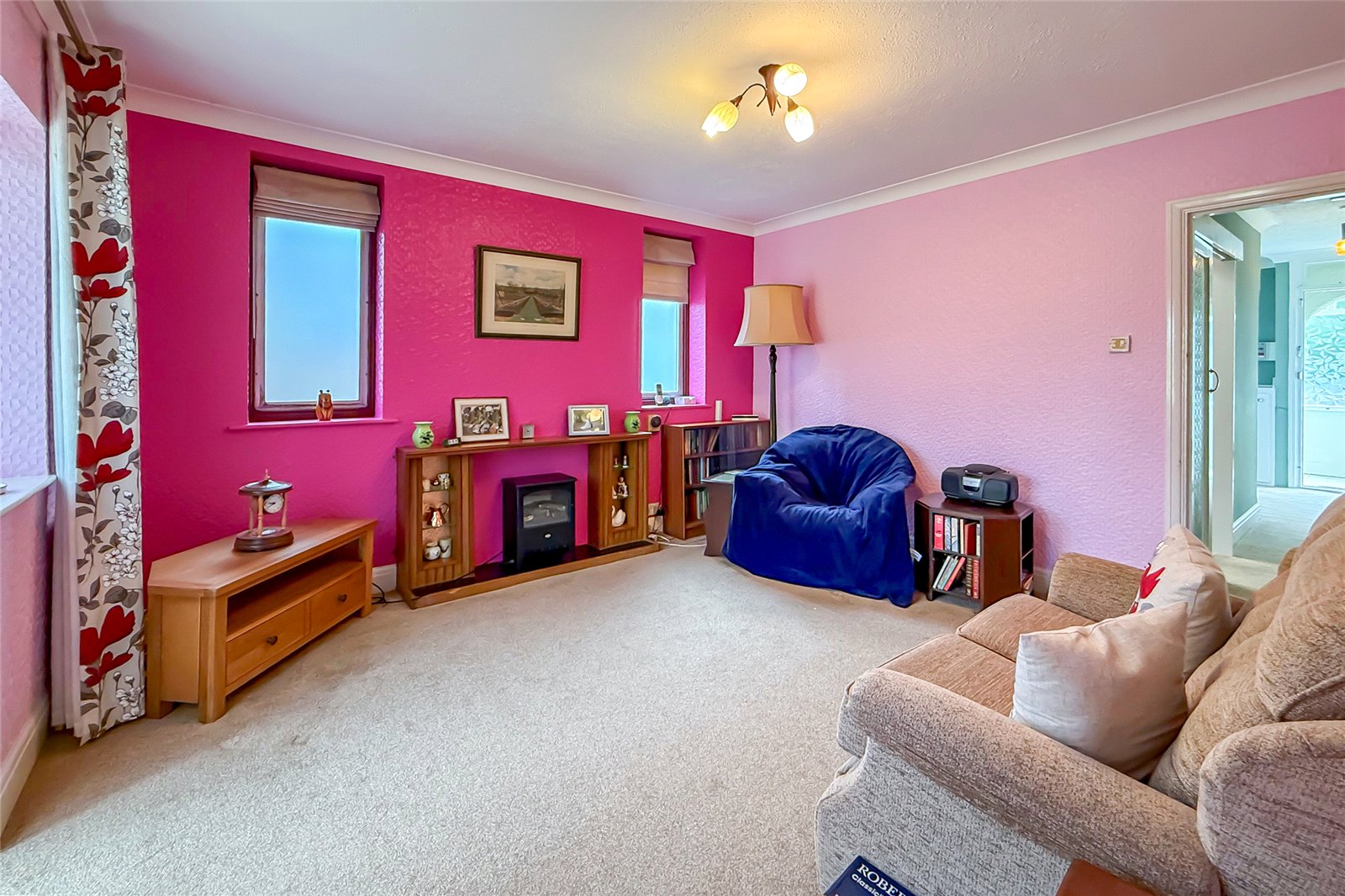 2 bed detached bungalow for sale in Barton Road, Luton, Bedfordshire, LU3  - Property Image 5