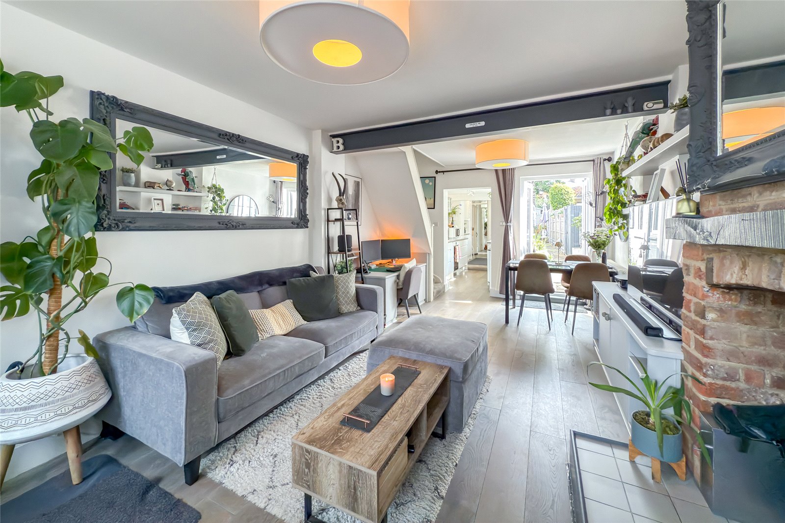 3 bed terraced house for sale in Southdown Road, Harpenden, Hertfordshire, AL5 - Property Image 2