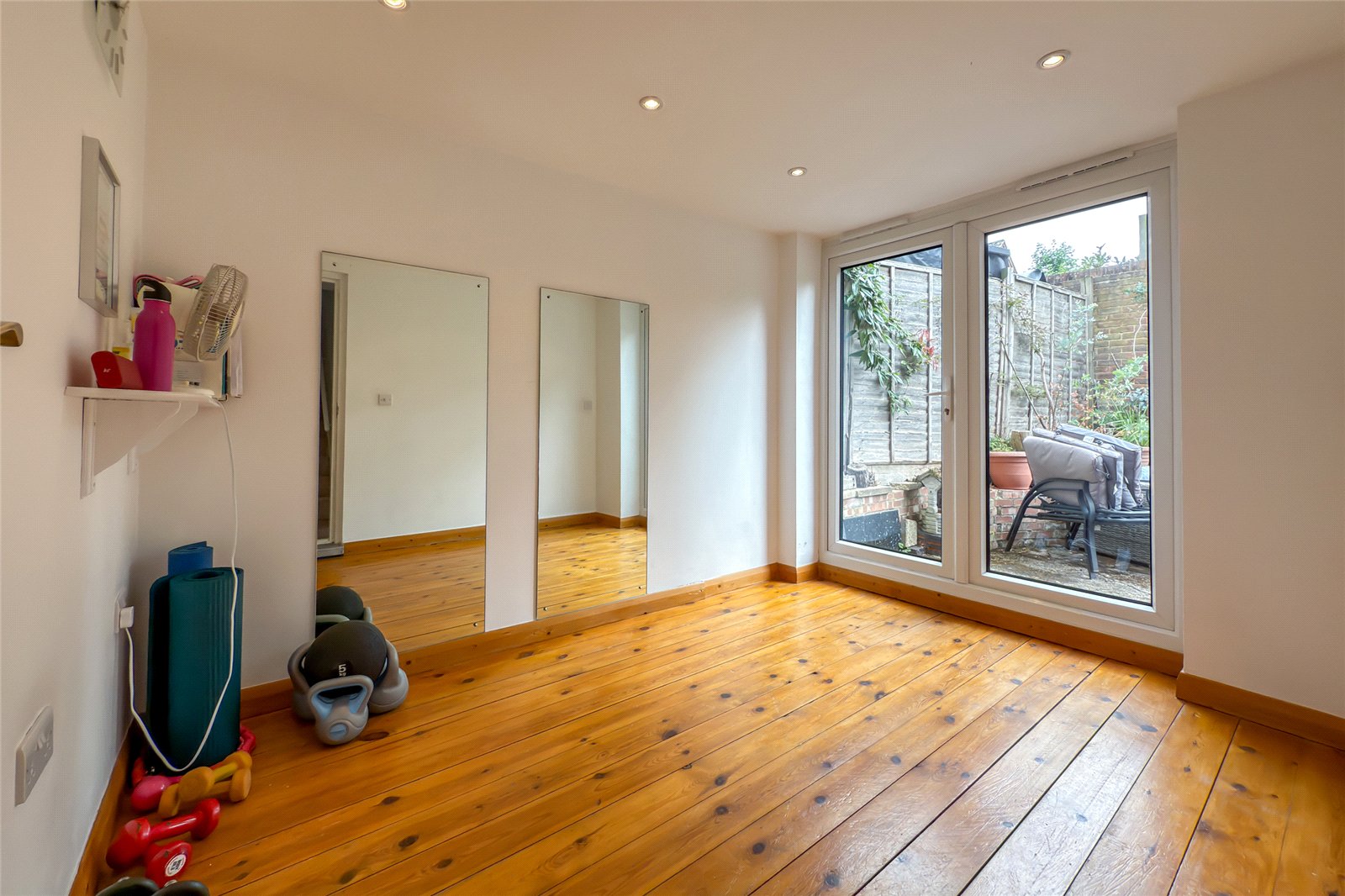 3 bed semi-detached house for sale in Garrard Way, Wheathampstead, Hertfordshire, AL4  - Property Image 3
