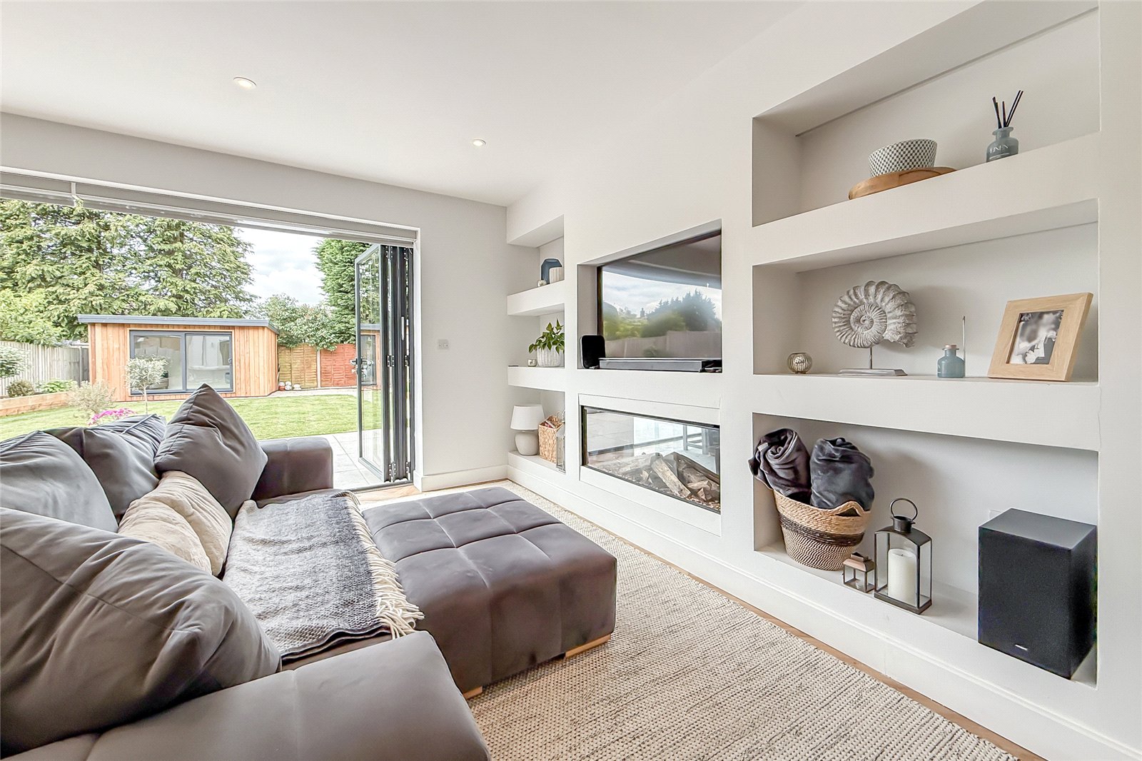 4 bed detached house for sale in Greenway, Harpenden, Hertfordshire, AL5  - Property Image 17