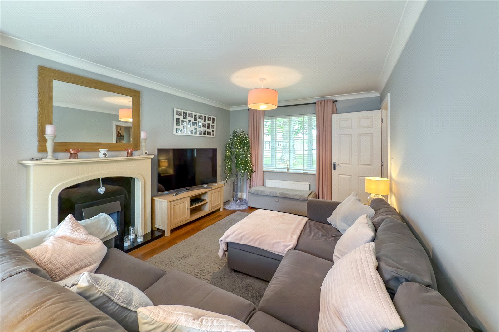 4 bed detached house for sale in Old School Drive, Wheathampstead, Hertfordshire, AL4 - Property Image 3