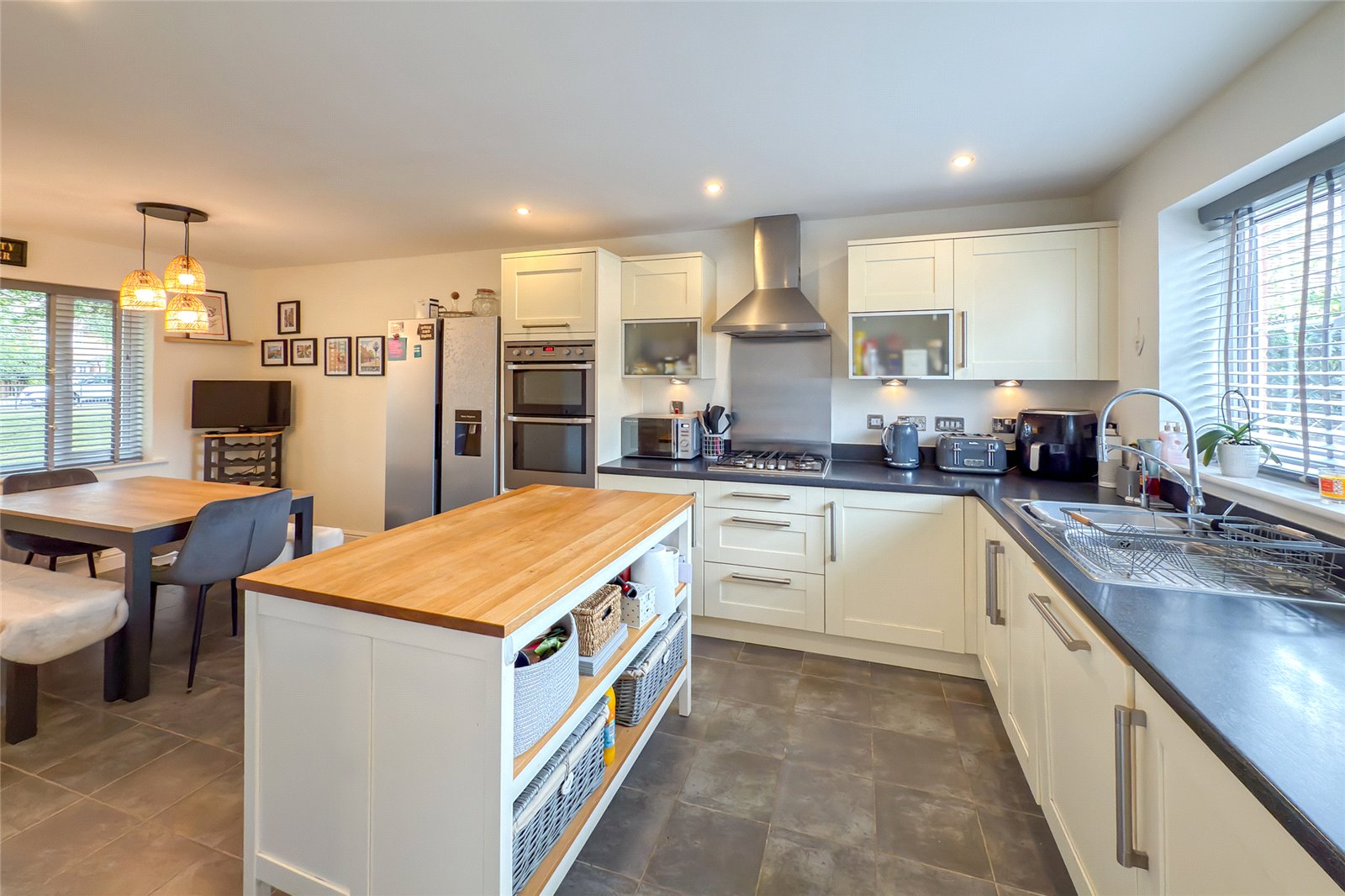 4 bed detached house for sale in Old School Drive, Wheathampstead, Hertfordshire, AL4 - Property Image 4