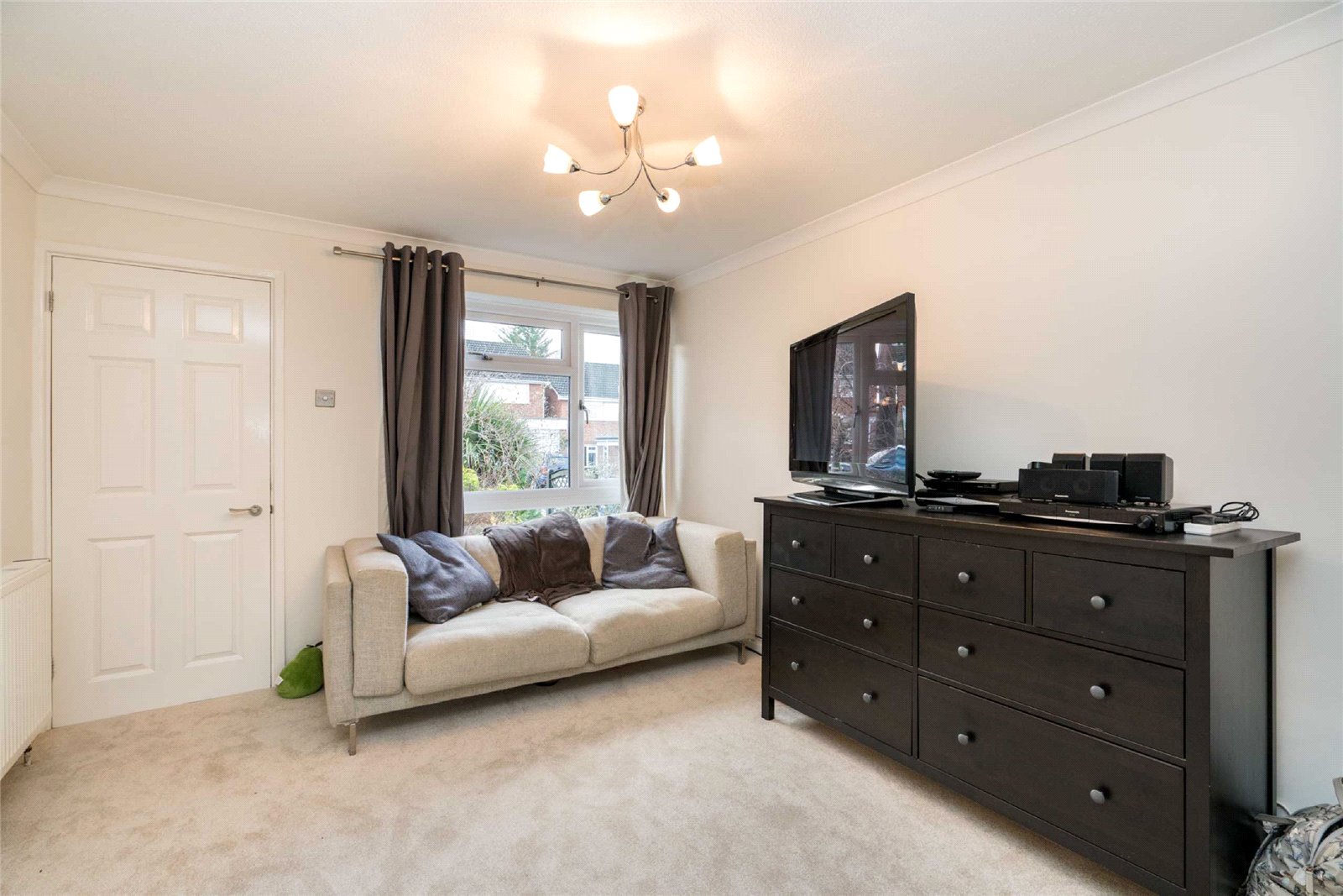 3 bed detached house for sale in Tarrant Drive, Harpenden, Hertfordshire, AL5  - Property Image 3