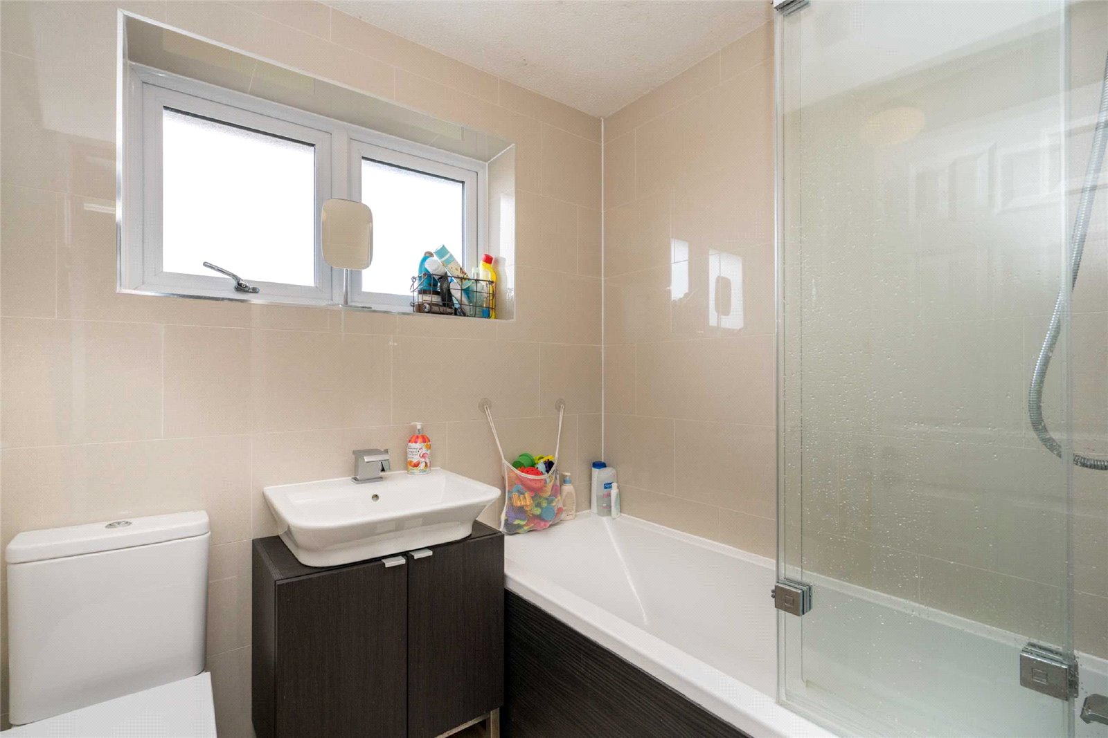 3 bed detached house for sale in Tarrant Drive, Harpenden, Hertfordshire, AL5  - Property Image 7