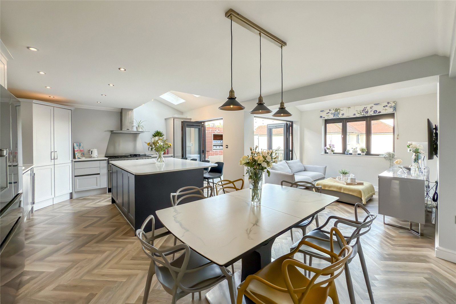 4 bed semi-detached house for sale in Clarendon Road, Harpenden, Hertfordshire, AL5 - Property Image 4