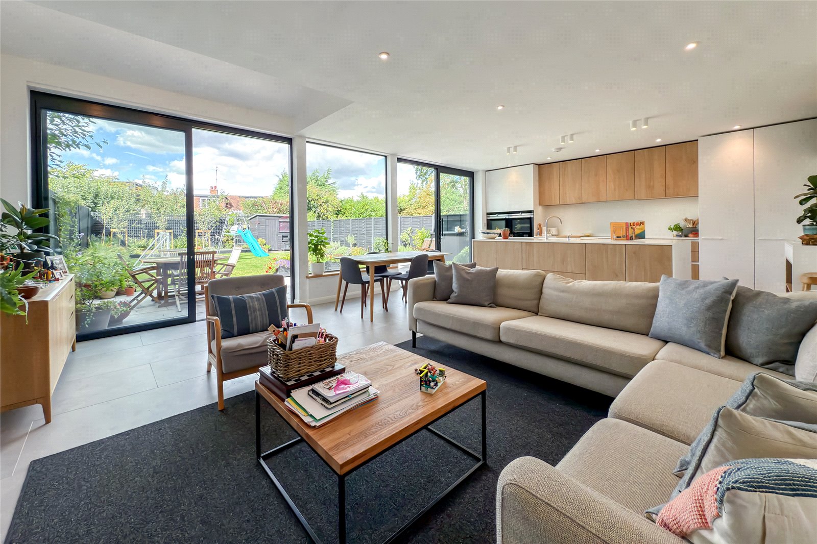 4 bed semi-detached house for sale in Park Hill, Harpenden, Hertfordshire, AL5 - Property Image 5