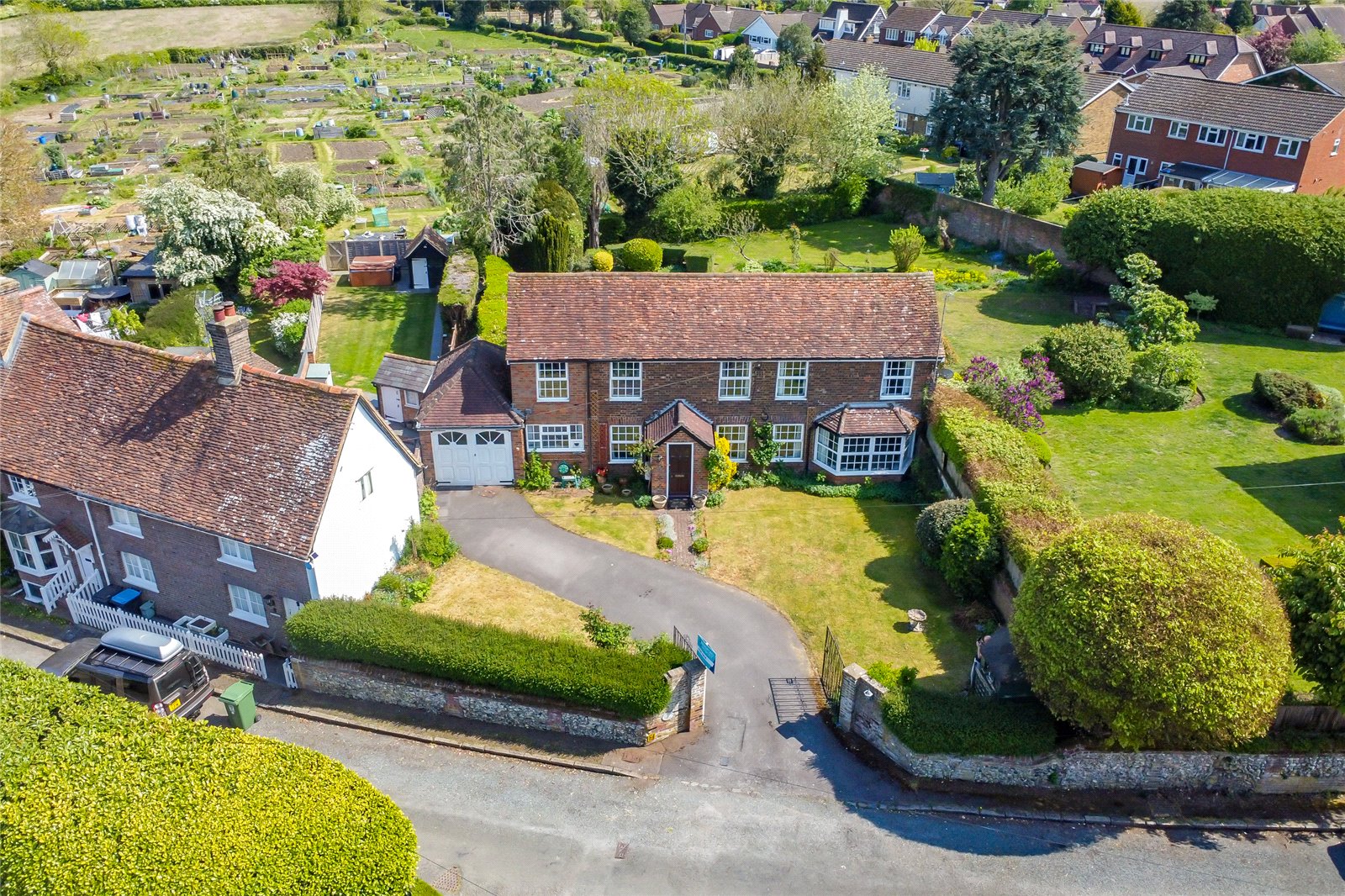 3 bed detached house for sale in River Hill, Flamstead, Hertfordshire, AL3  - Property Image 2